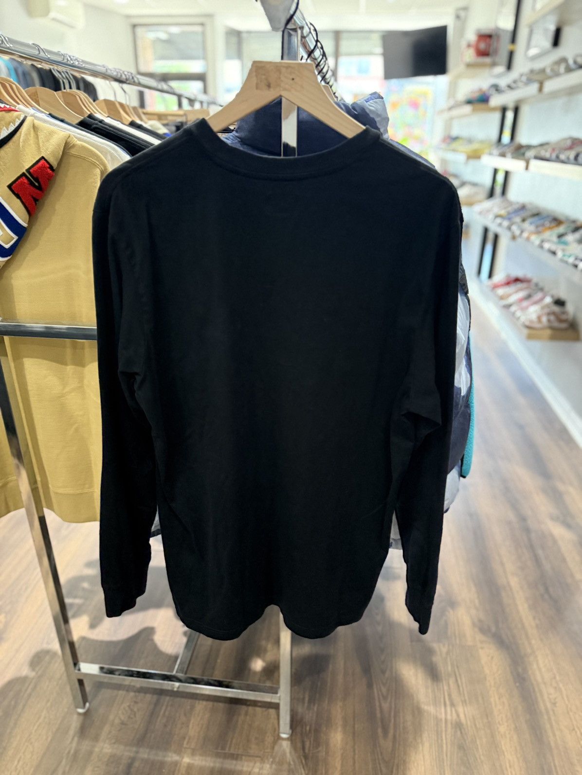 Supreme Supreme Flags Embroidered L/S Tee Black — Size L Size US L / EU 52-54 / 3 - 2 Thumbnail