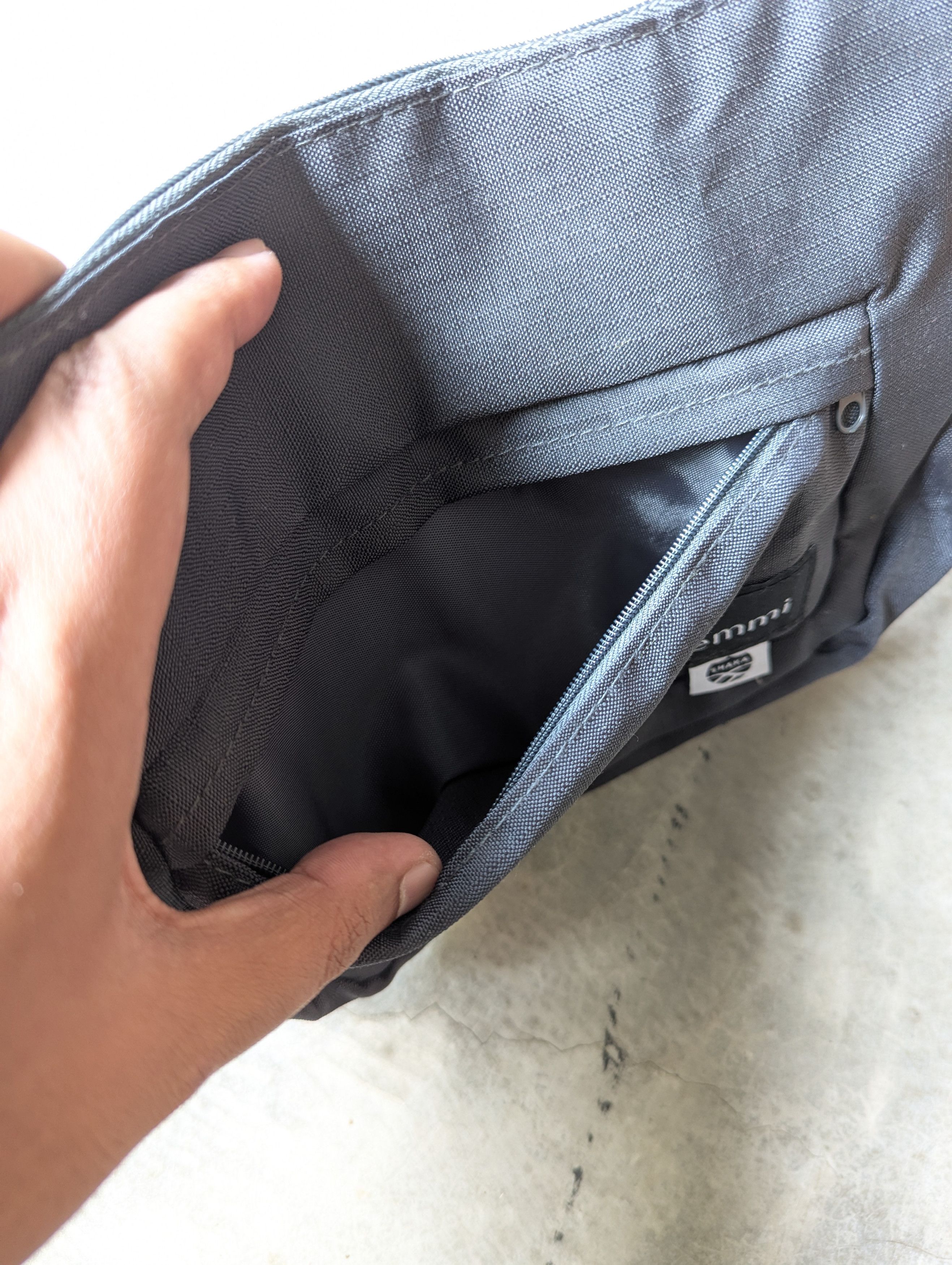 Japanese Brand Emmi X SHAKA Sling Bag Size ONE SIZE - 5 Thumbnail
