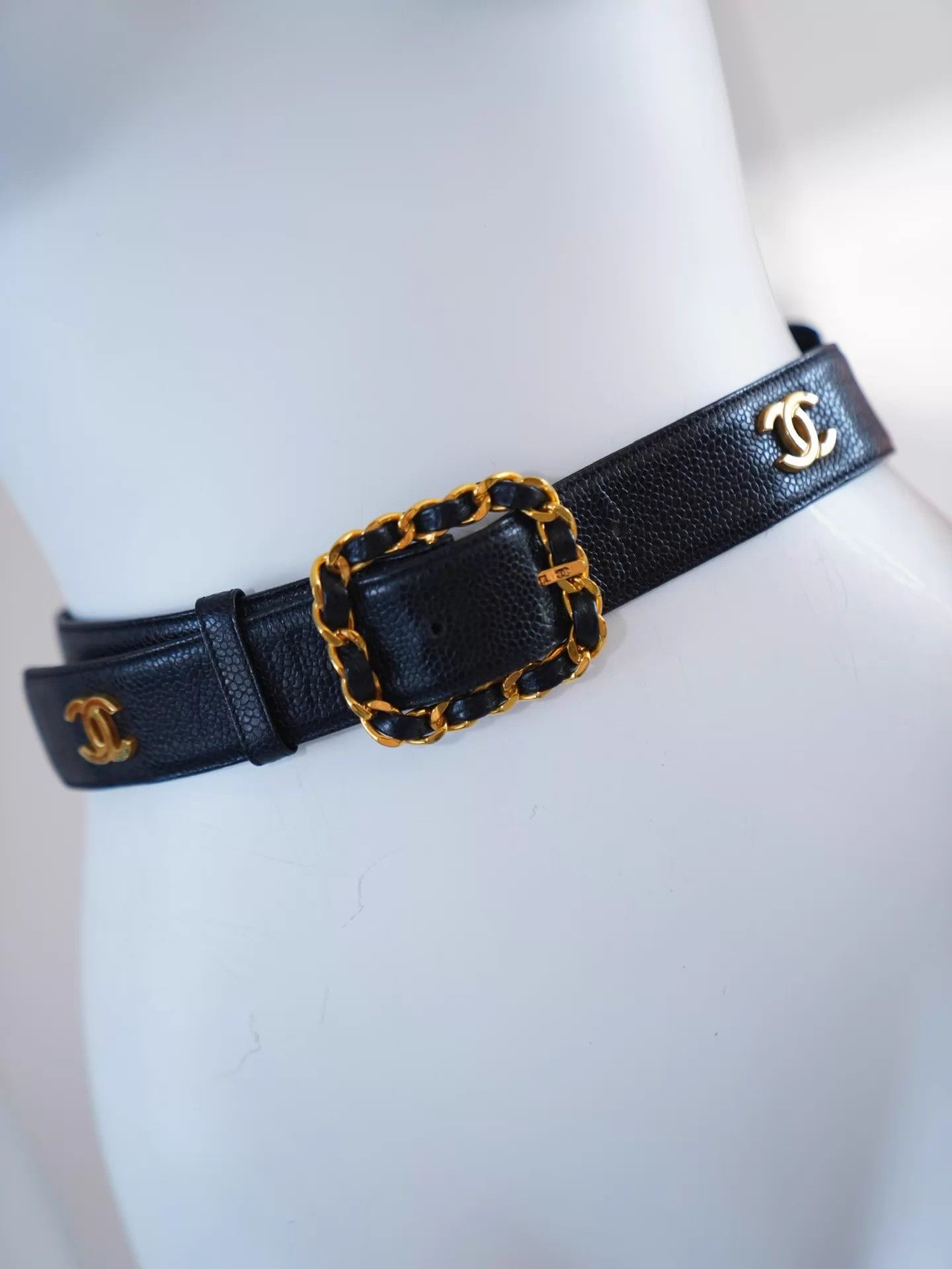 Chanel Chanel Vintage Black Gold Litchi Leather CC Logo Belt Size ONE SIZE - 1 Thumbnail