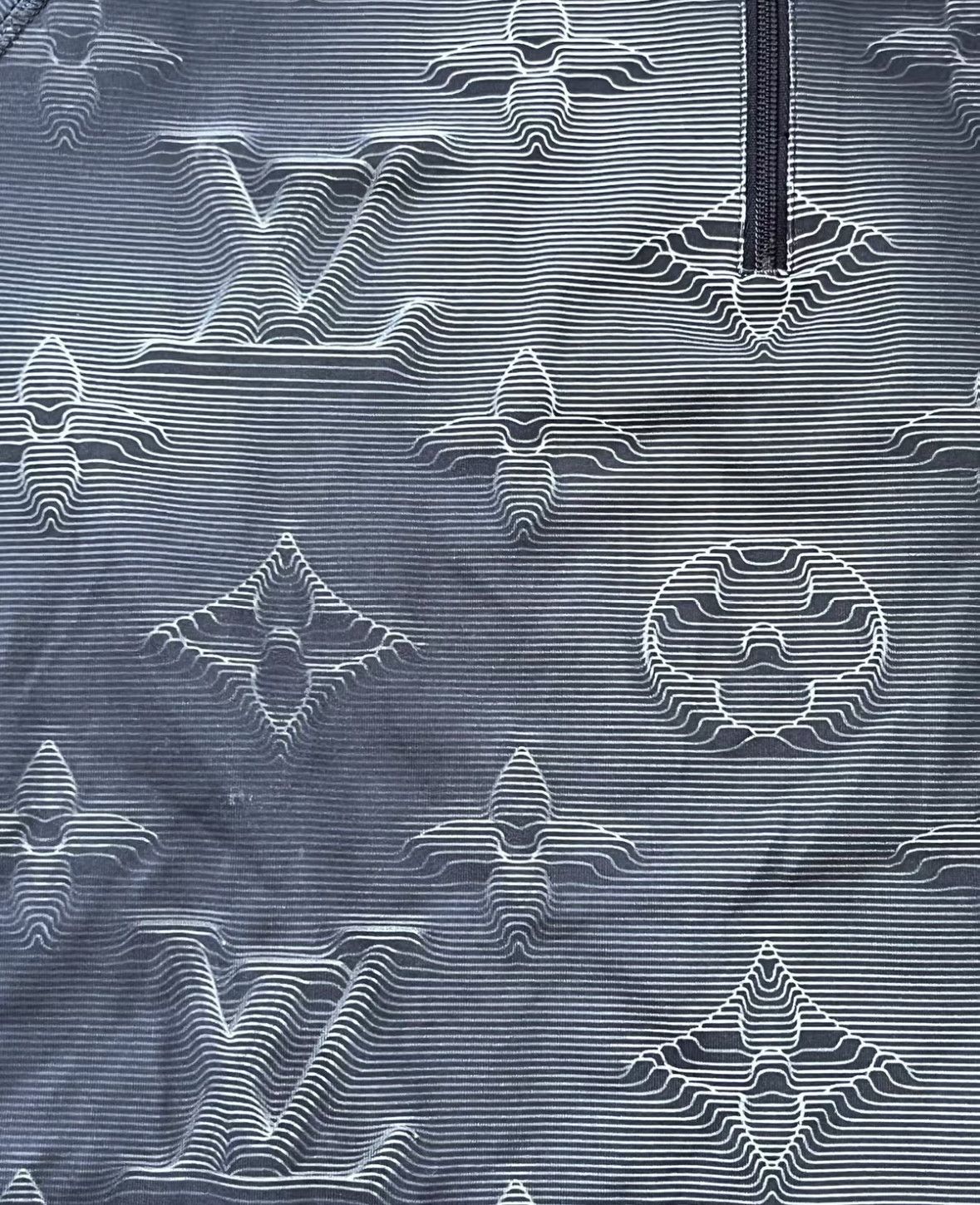Louis Vuitton louis vuitton printed athletic top size S Size S / US 4 / IT 40 - 3 Thumbnail