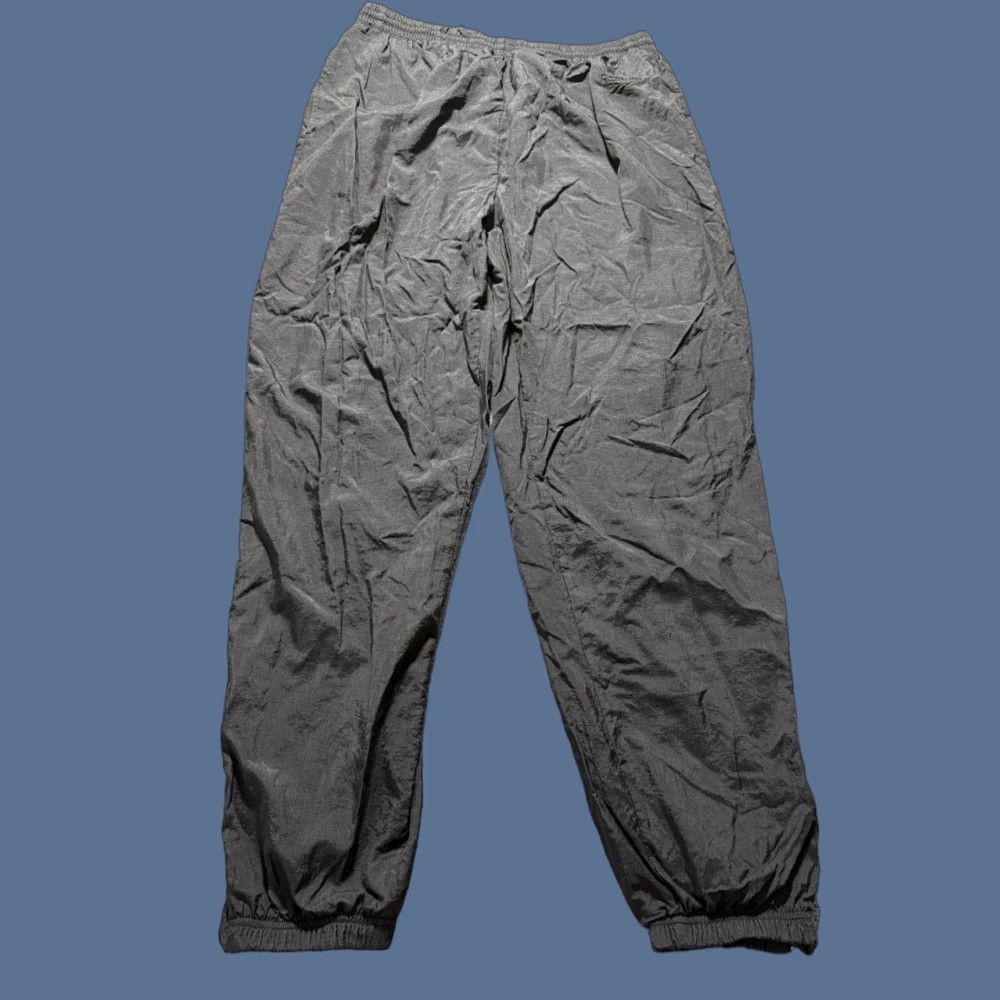 Reebok VINTAGE Reebok Track Pants Men L Black Nylon Baggy Ankle Zip 90s Cuffed Size US 33 - 1 Thumbnail
