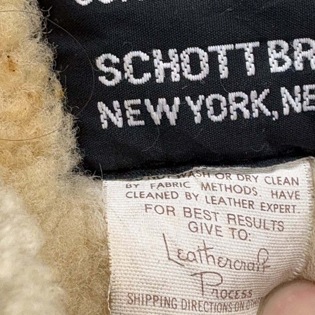 Schott Schott B-6 Sheepskin Flight Jacket – Made in USA (L) Size US L / EU 52-54 / 3 - 18 Thumbnail