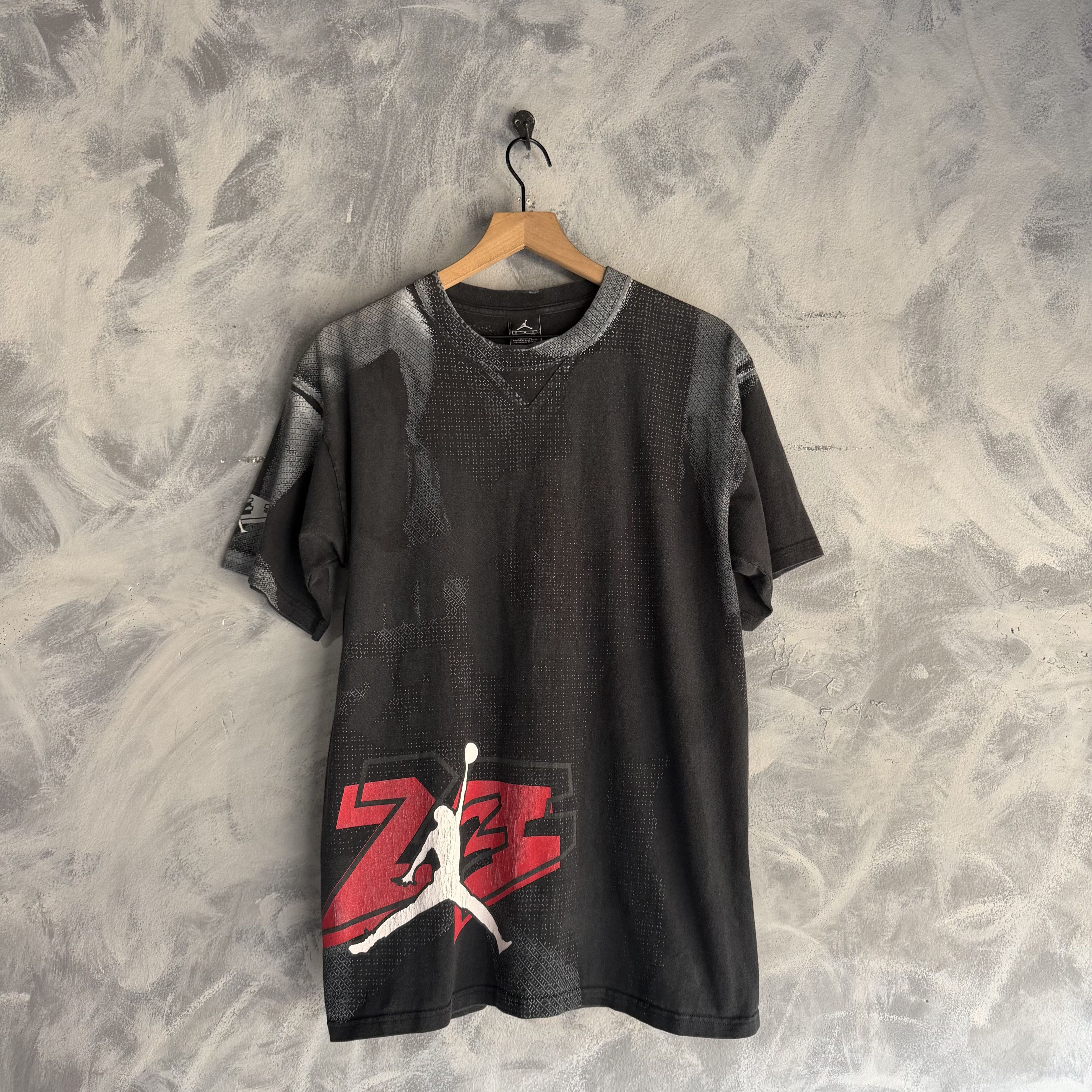 Jordan Brand Vtg Michael Jordan T Shirt Mens Jumpman Graphic AOP 23 Size US M / EU 48-50 / 2 - 1 Thumbnail