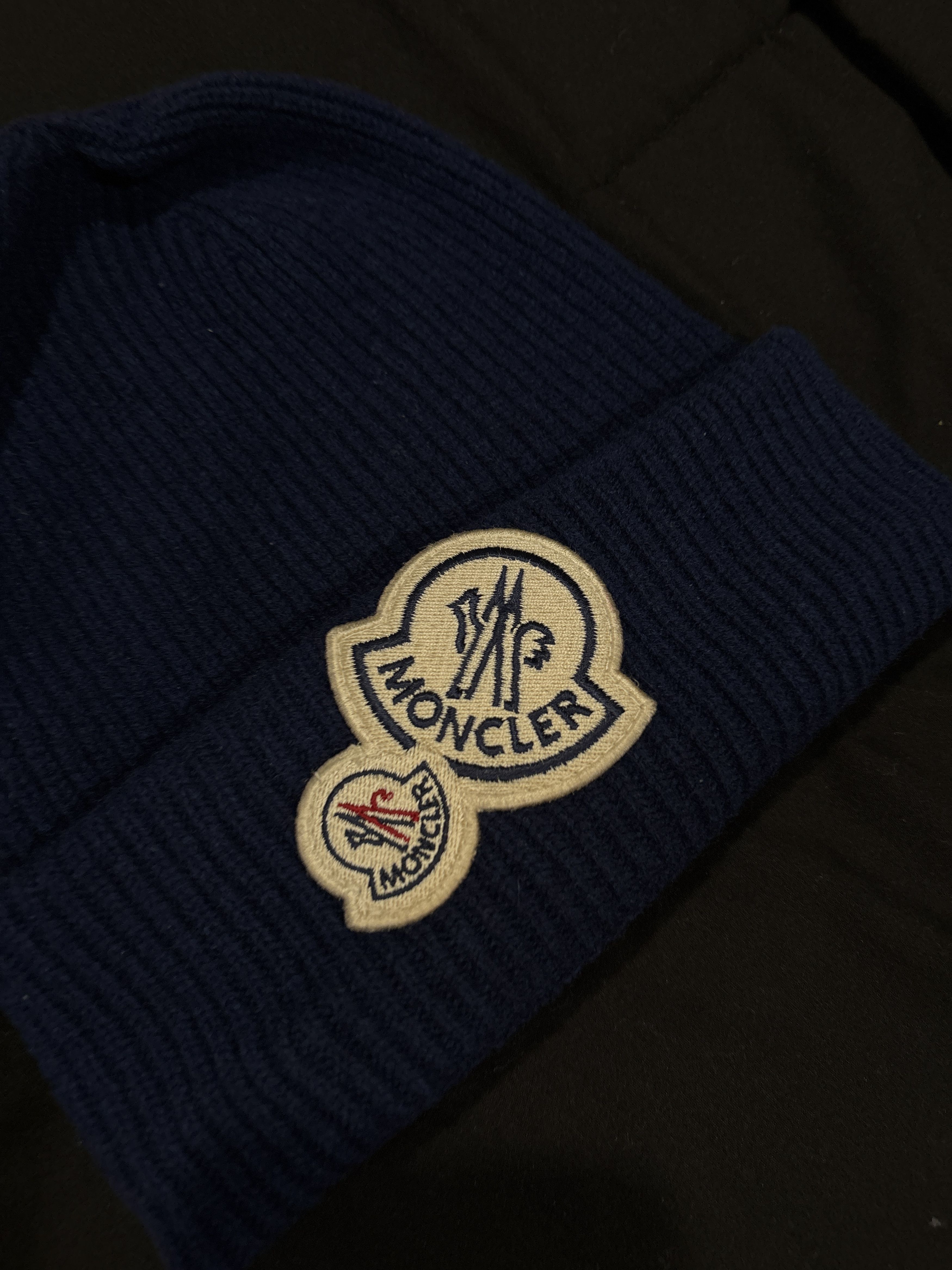 Moncler Moncler Berretto Double Logo Rib Knit Beanie Navy Blue Size ONE SIZE - 4 Thumbnail