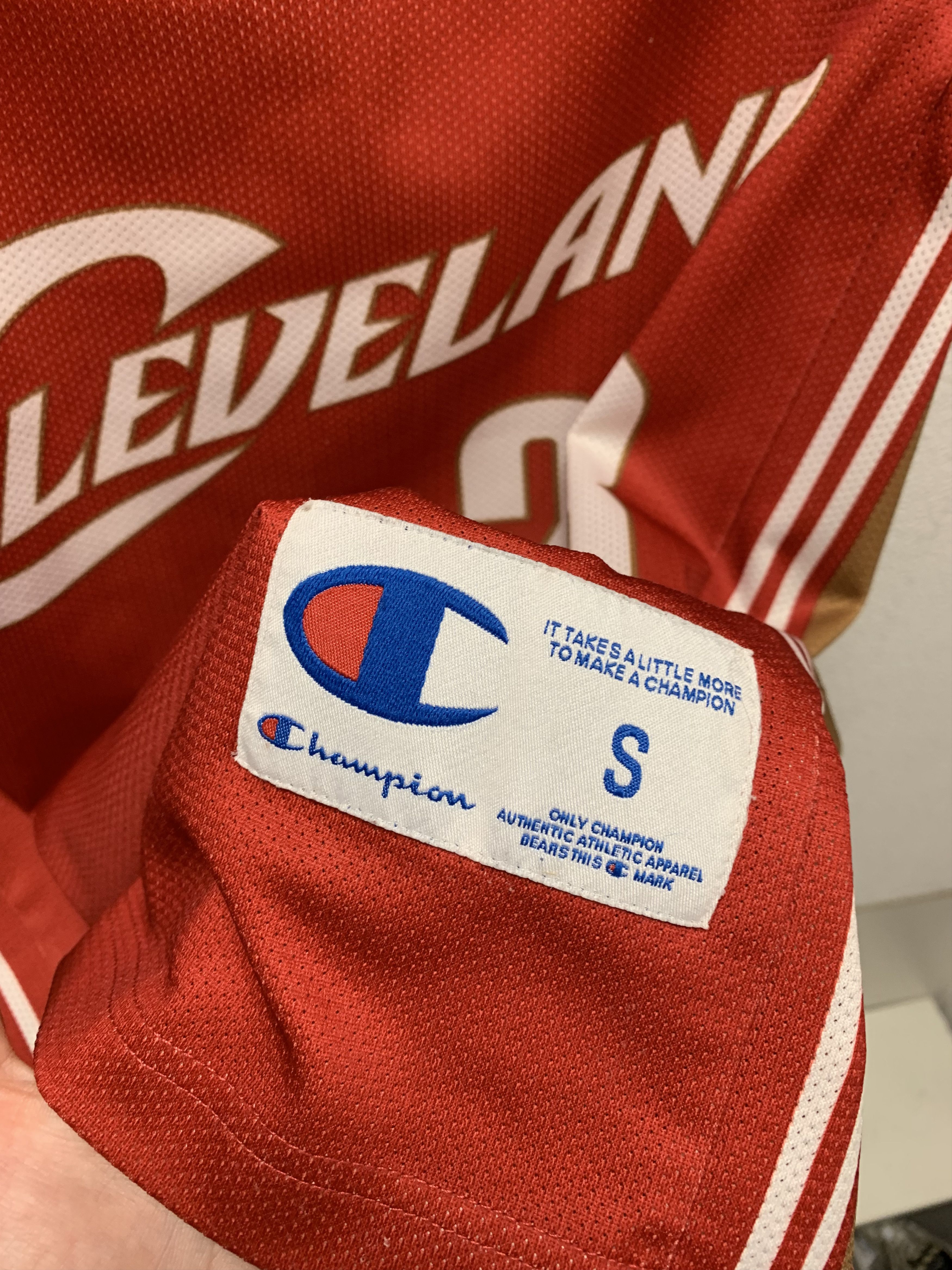Champion Lebron James vintage jersey champion Cleveland cavaliers S Size US S / EU 44-46 / 1 - 7 Thumbnail