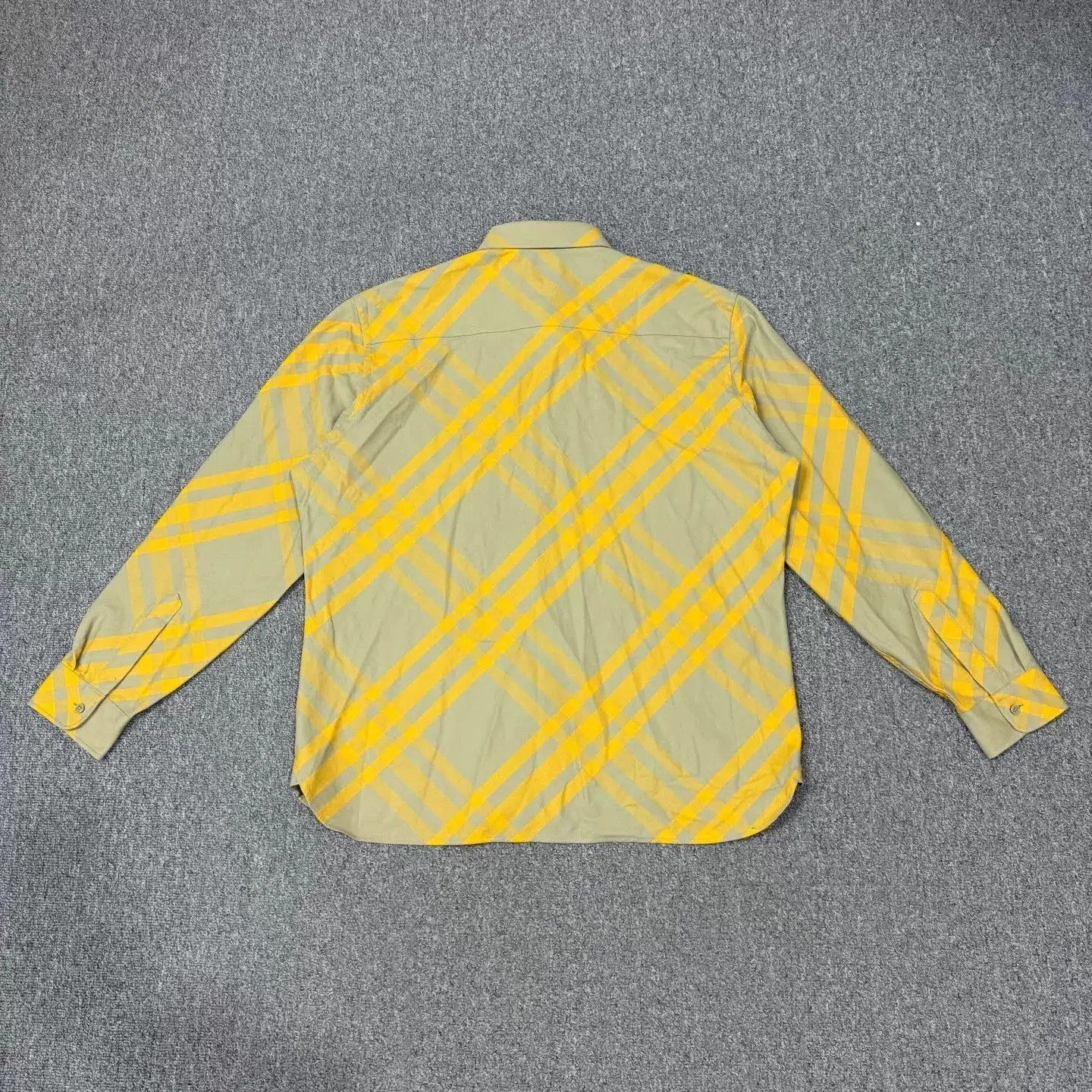 Burberry Multi Check Long Sleeve Button-Up Shirt. Size US XL / EU 56 / 4 - 2 Thumbnail