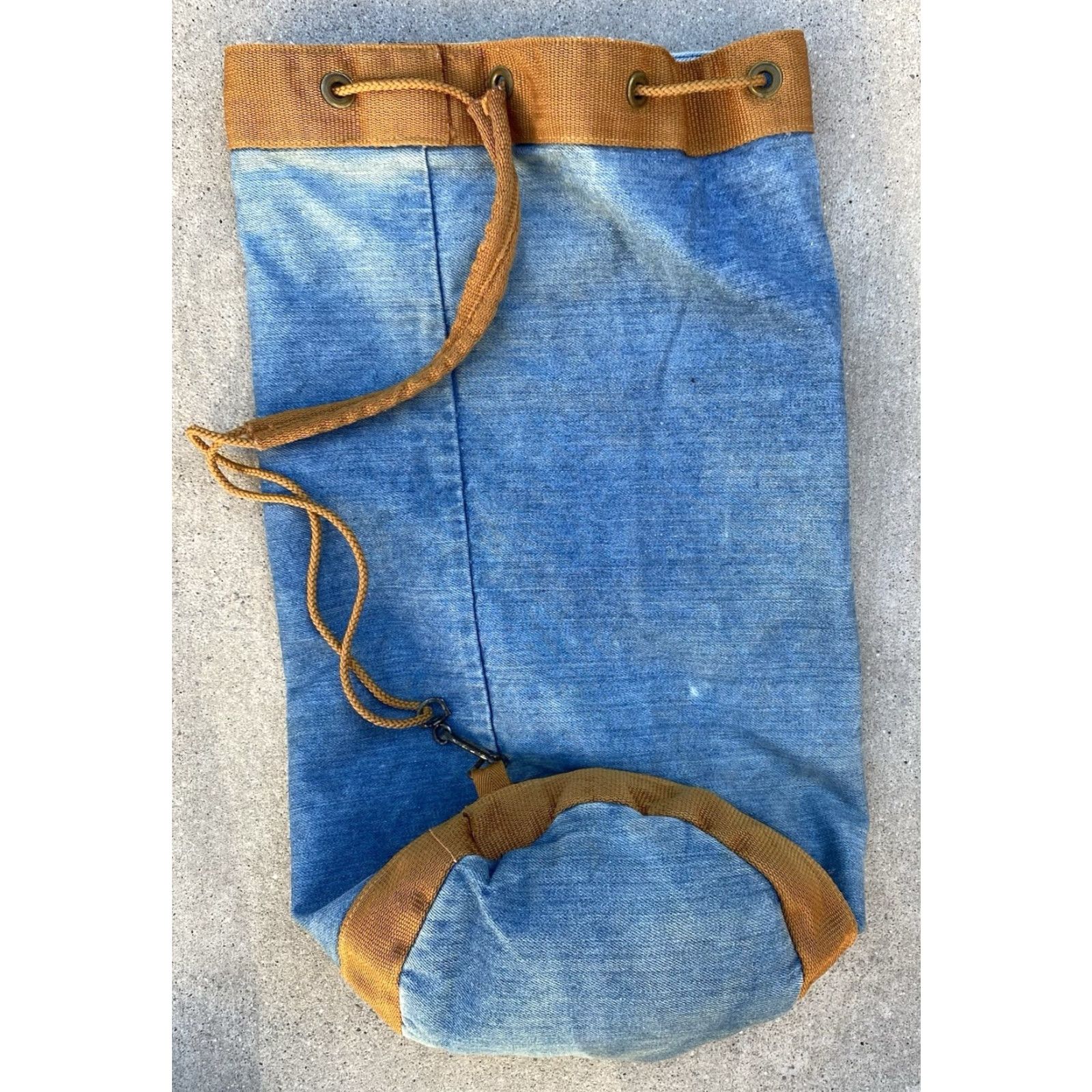 Denime VINTAGE Levi’s Orange Tab Denim Drawstring Sling Bag Shoulder Bag Worn Levis Size ONE SIZE - 4 Thumbnail