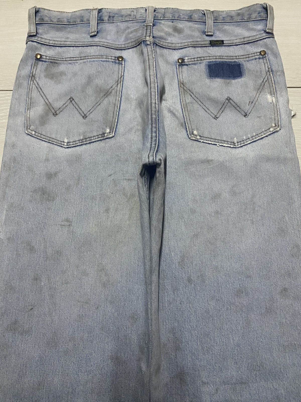 Wrangler Wrangler Vintage Distressed Denim One of a Kind Fade & Paint Size US 33 - 4 Thumbnail
