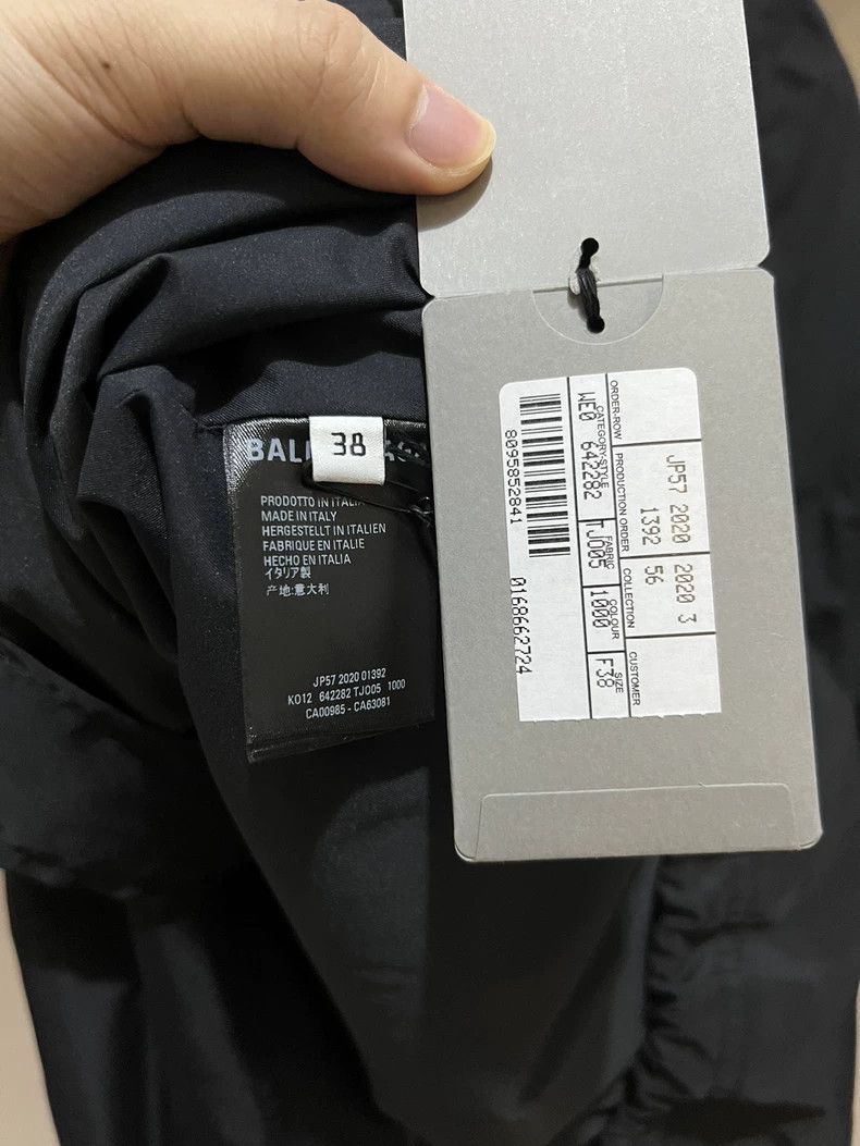 Balenciaga Balenciaga Soccer Motif Embroidered Logo Windbreaker Jacke Size XS / US 0-2 / IT 36-38 - 4 Thumbnail