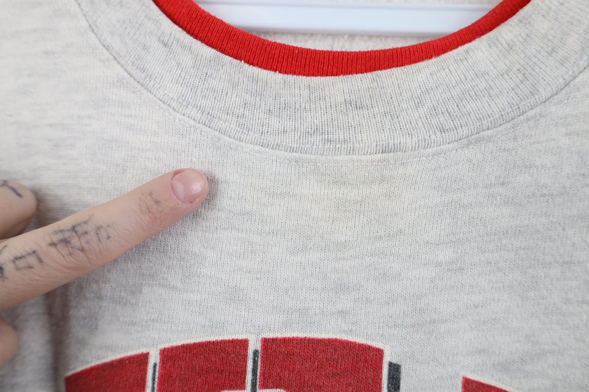 Vintage Vintage 90s Basketball Short Sleeve Sweatshirt Gray USA Size US L / EU 52-54 / 3 - 6 Thumbnail