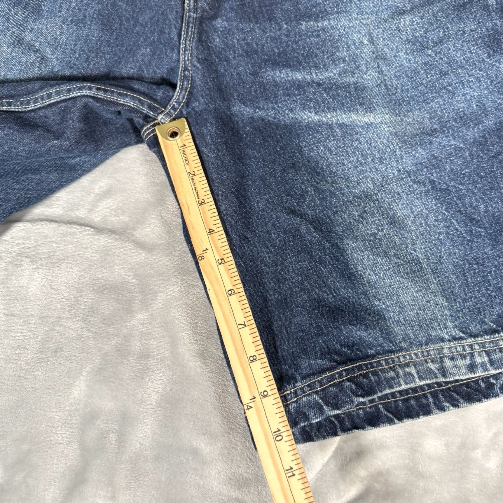 Vintage VINTAGE Aeropostale Bermuda Denim Shorts Mens 33 10” 5-Pocket Grunge Fold Zip Front 6-12in Rise Casual Blue Logo Size US 33 - 6 Thumbnail