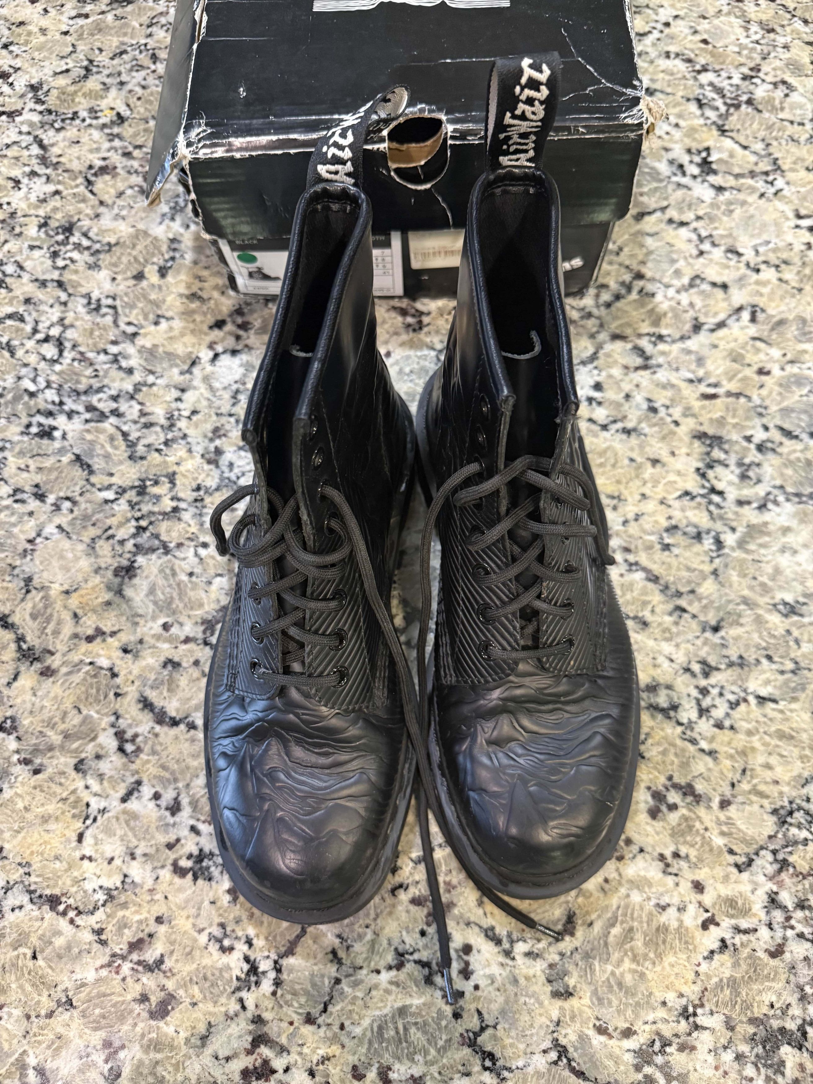 Dr. Martens Dr. Martens x Joy Division "Unknown Pleasures" 1460 Size US 9 / IT 39 - 5 Thumbnail