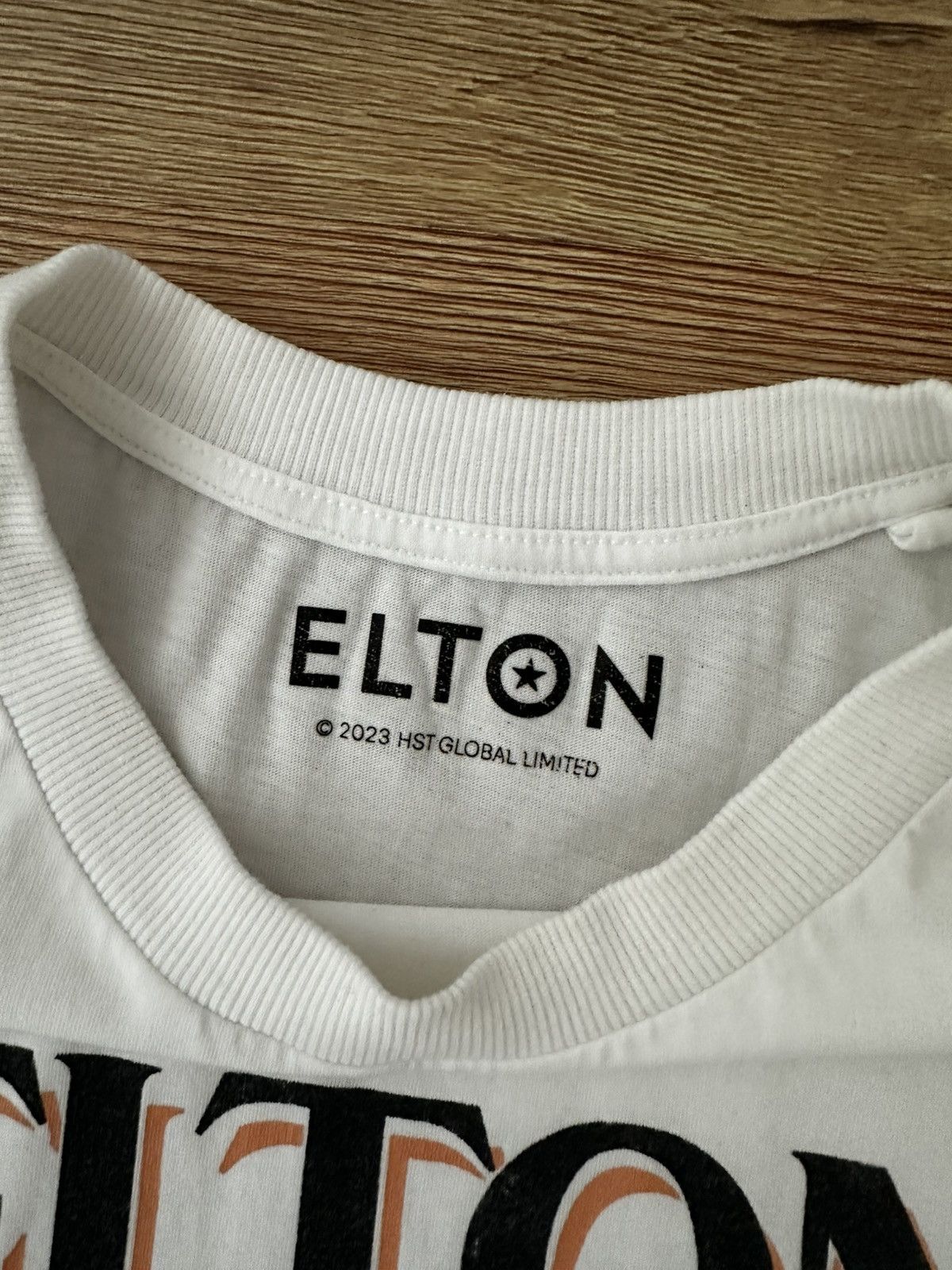 Vintage Vintage Elton John Rocket Man White T-shirt Size US M / EU 48-50 / 2 - 9 Thumbnail