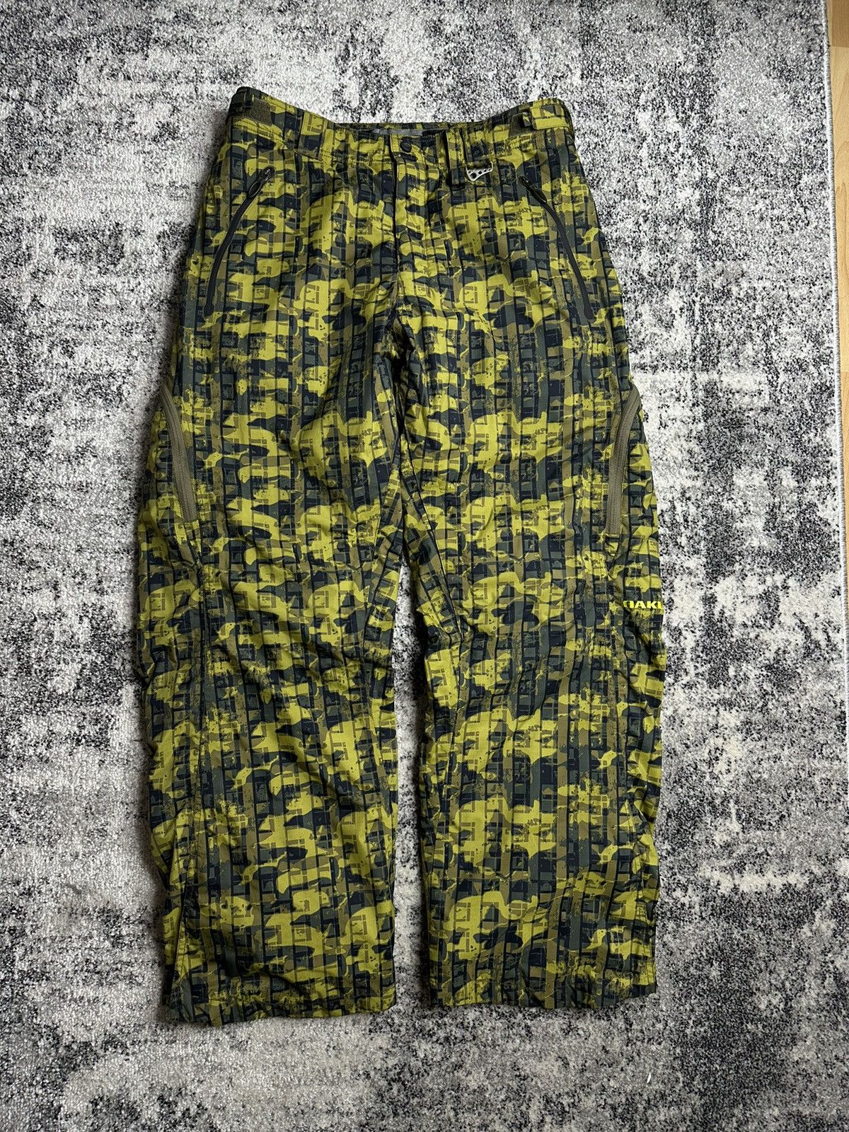 image of Rare Oakley Nitro Plaid Camo Pants 2005 in Green, Men's (Size 32)
