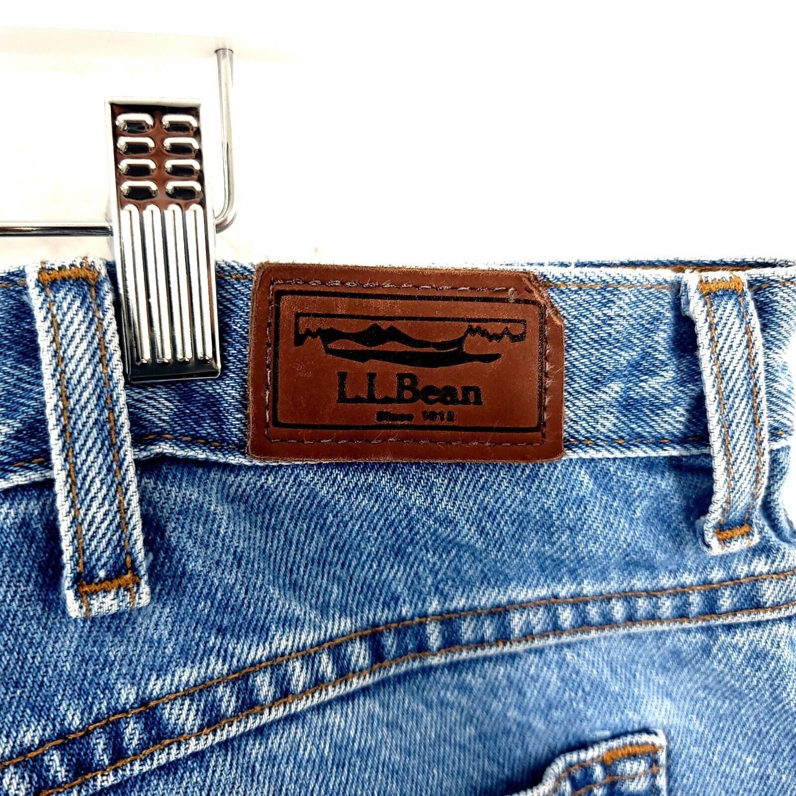 L.L. Bean L.L. Bean Relaxed Fit Light Wash Blue High Rise Denim Jeans Size US 42 / EU 58 - 4 Thumbnail