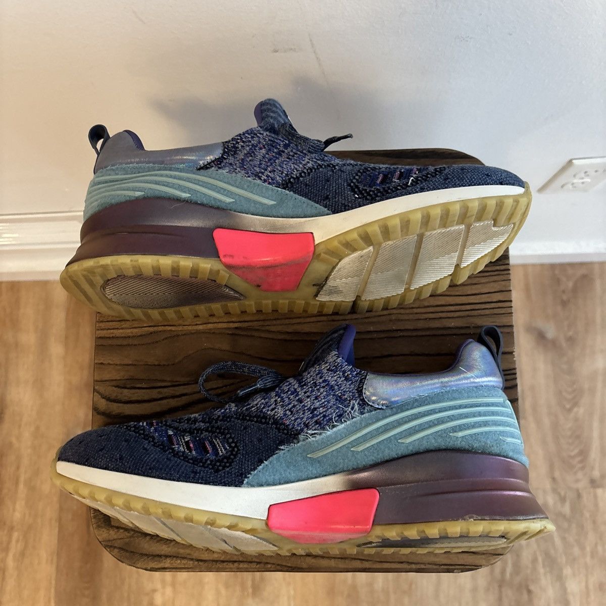 Louis Vuitton Louis vuitton VNR blue size 44 Size US 11 / EU 44 - 3 Thumbnail