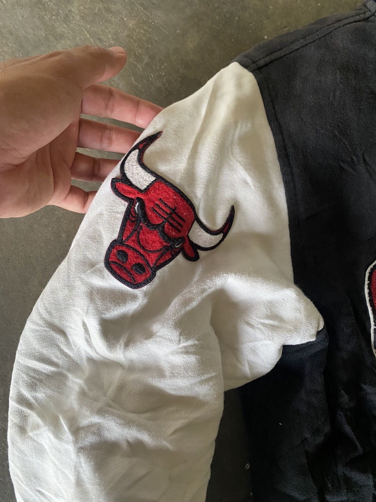 NBA VTG Chicago Bulls Backhit Bulls Varsity Jacket 🔥 Size US M / EU 48-50 / 2 - 10 Thumbnail