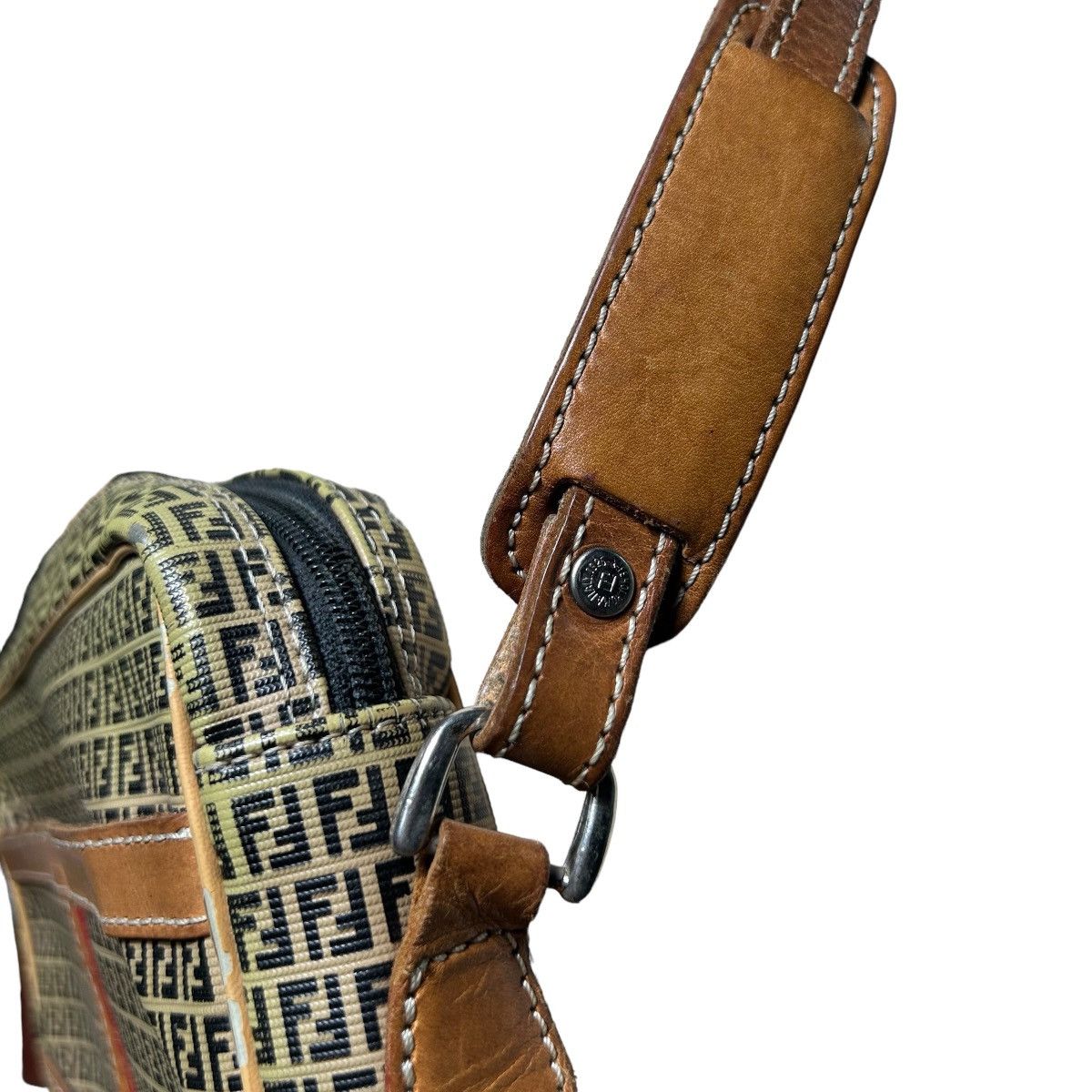 Fendi Fendi Roma Monogram Leather Sling Shoulder Bag Size ONE SIZE - 5 Thumbnail