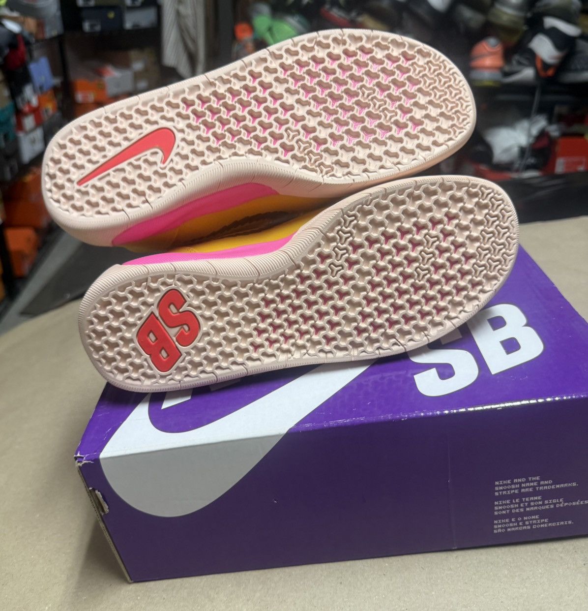 Nike Nike SB Nyjah Free 2 Pollen Men’s size 6 Skateboarding NEW! Size US 6 / EU 39 - 5 Thumbnail