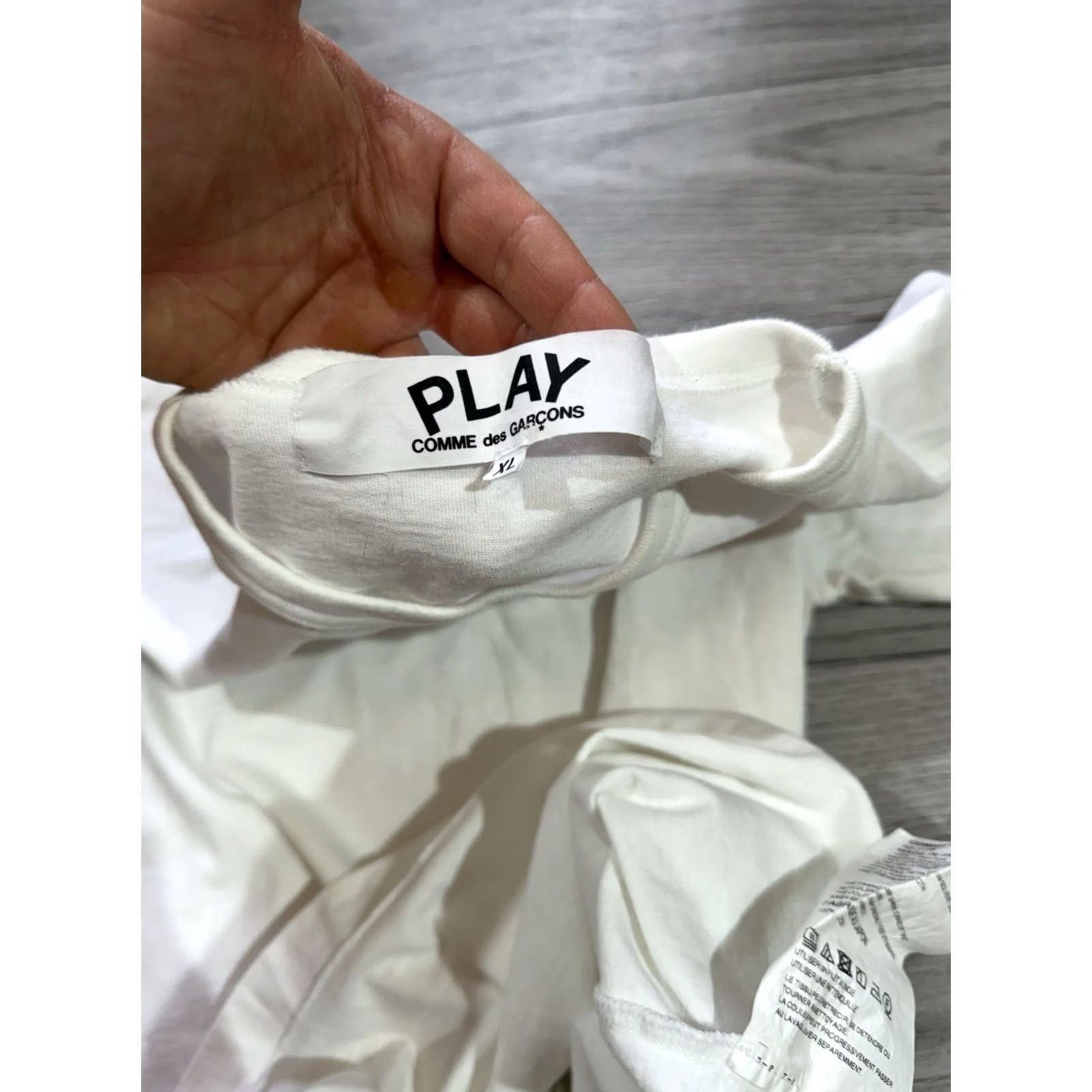 Comme des Garcons Girl VINTAGE? Play Comme des Garçons White T-Shirt Heart Short Sleeve Mens XL AZ-T108 - Mens XL White T-Shirt Heart Short Sleeve Comme des Garçons Size US XL / EU 56 / 4 - 4 Thumbnail