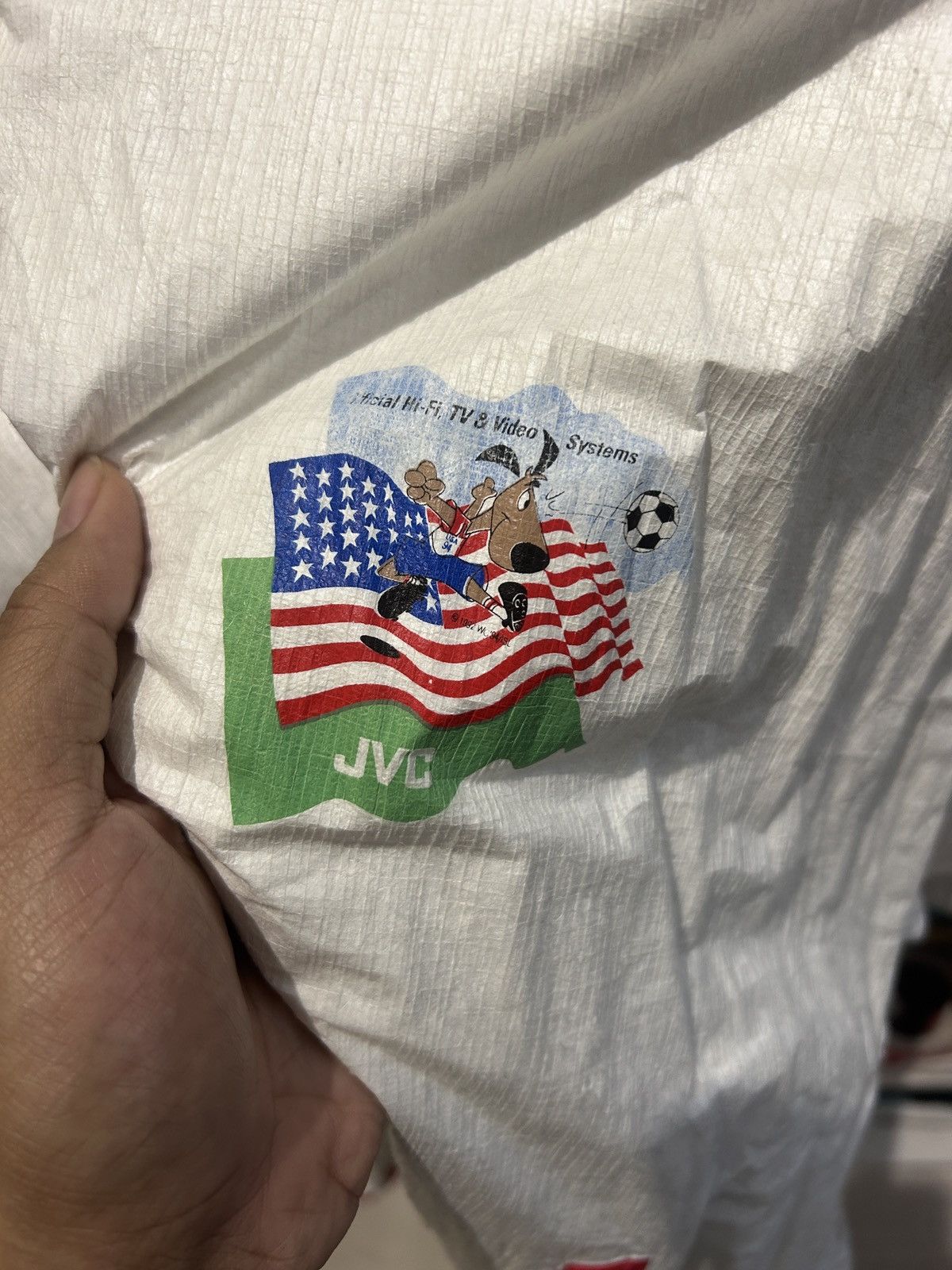 Vintage Retro Vintage white JVC World Cup USA 94 windbreaker jacket Size US L / EU 52-54 / 3 - 3 Thumbnail