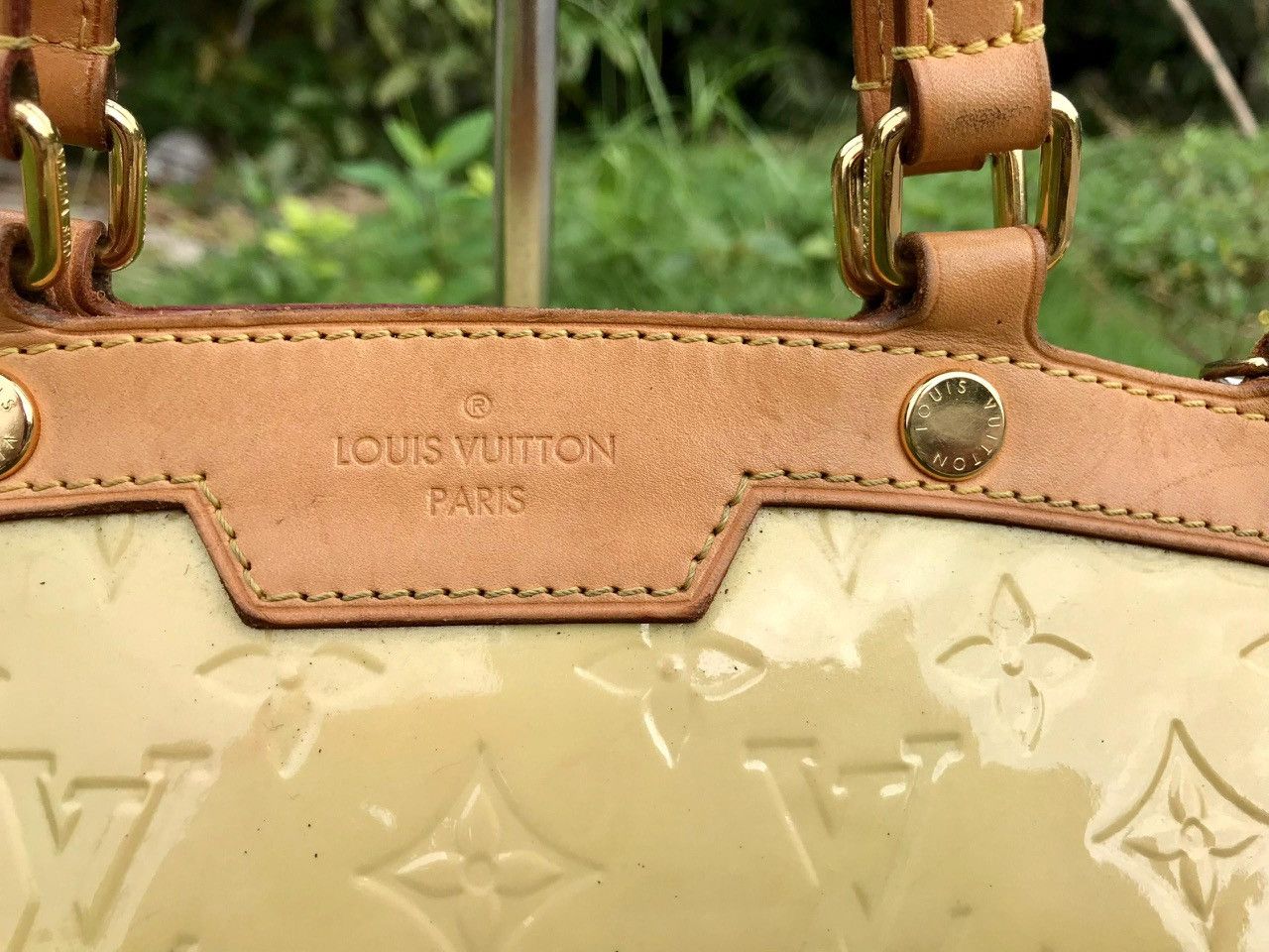 Louis Vuitton Authentic Louis Vuitton Monogram Vernis Leather Brea MM Bag Size ONE SIZE - 11 Thumbnail