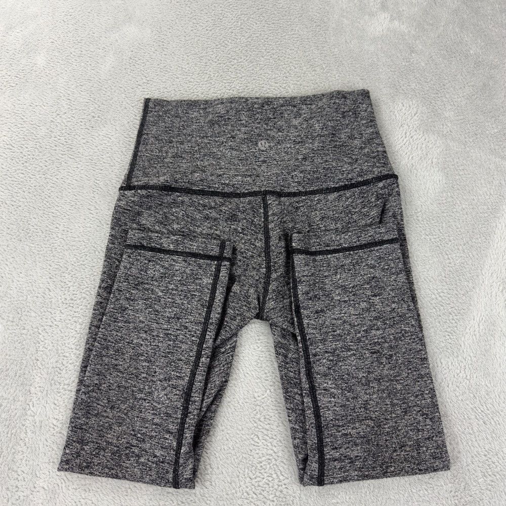Lululemon Lululemon cropped Grey / Black Activewear Leggings Women’s Size 28" / US 6 / IT 42 - 5 Thumbnail