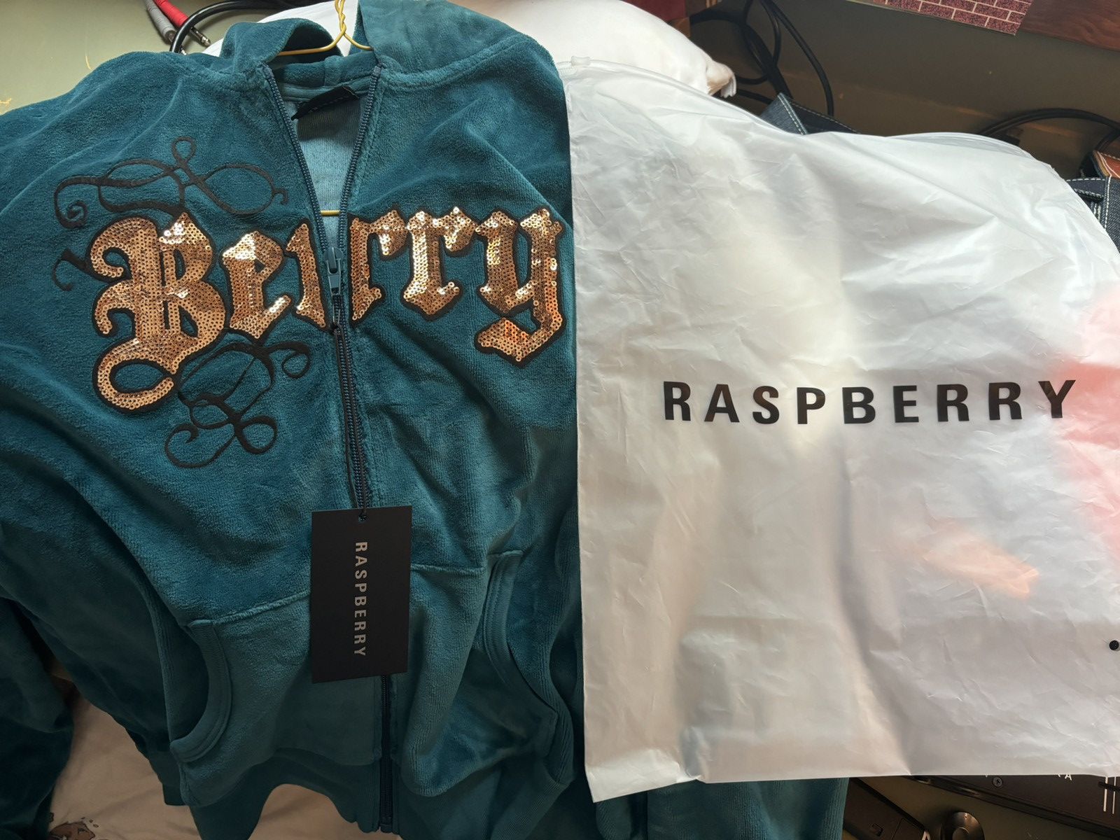 The GV Gallery GV gallery Raspberry Hills Velour Jacket Size M / US 6-8 / IT 42-44 - 1 Thumbnail
