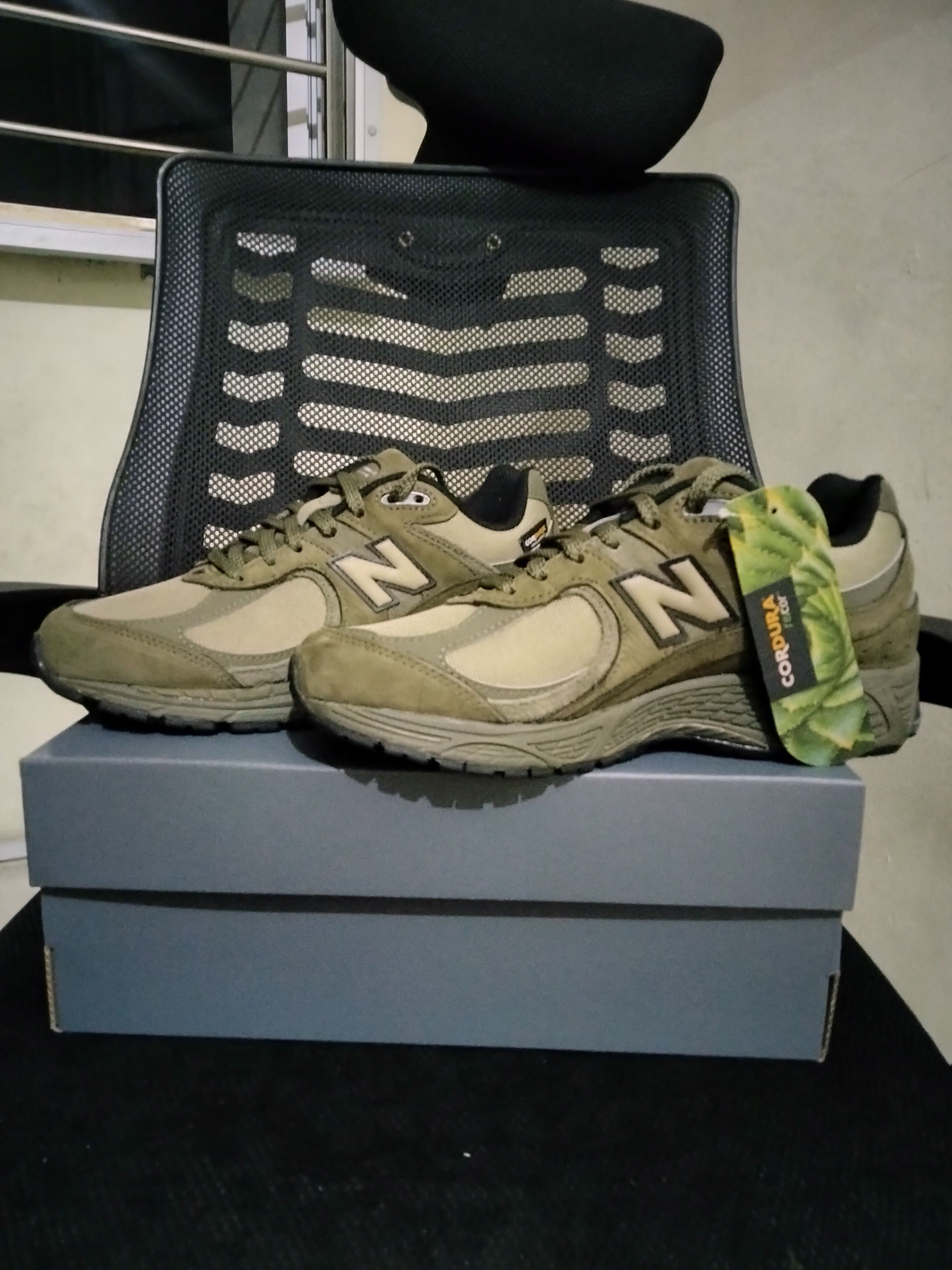 New Balance NEW BALANCE 2002R Size US 8 / EU 41 - 5 Thumbnail