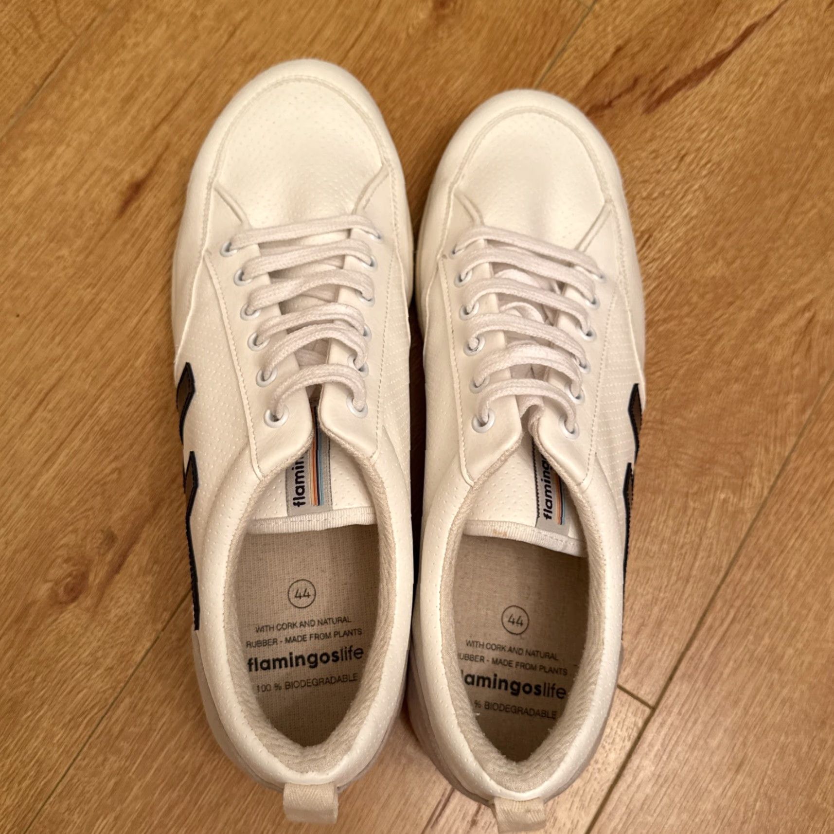 Vintage Flamingos Life Roland Shoes Men's 11 White Navy Logo Vegan Low Top Sneaker Size US L / EU 52-54 / 3 - 5 Thumbnail