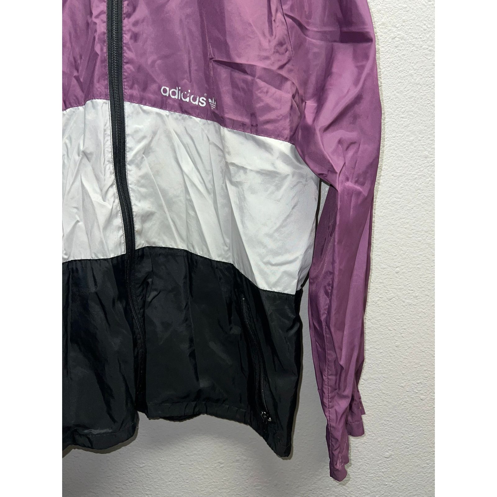 Vintage Vintage Adidas Windbreaker Lightweight Jacket Purple 80s M Size US M / EU 48-50 / 2 - 5 Thumbnail