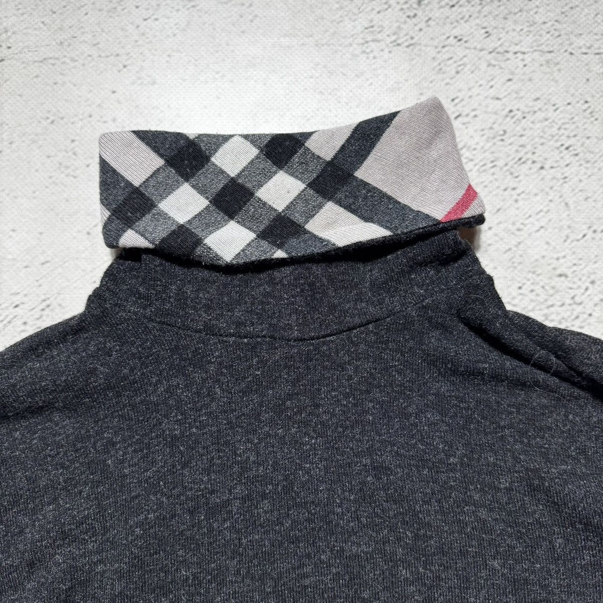 Burberry burberry longsleeves with signature plaid at the throat Size S / US 4 / IT 40 - 6 Thumbnail