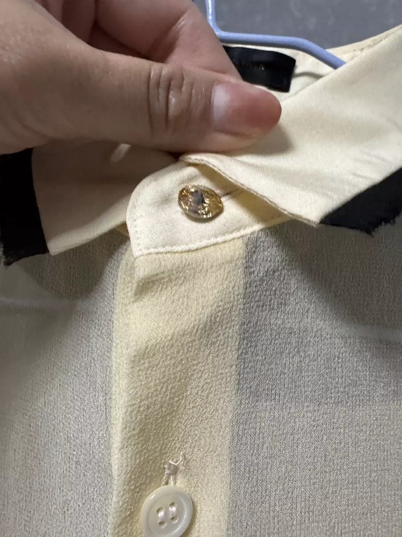 Undercover UNDERCOVER size 3 Gold button crepe silk shirt 2505-Nextar Size M / US 6-8 / IT 42-44 - 3 Thumbnail