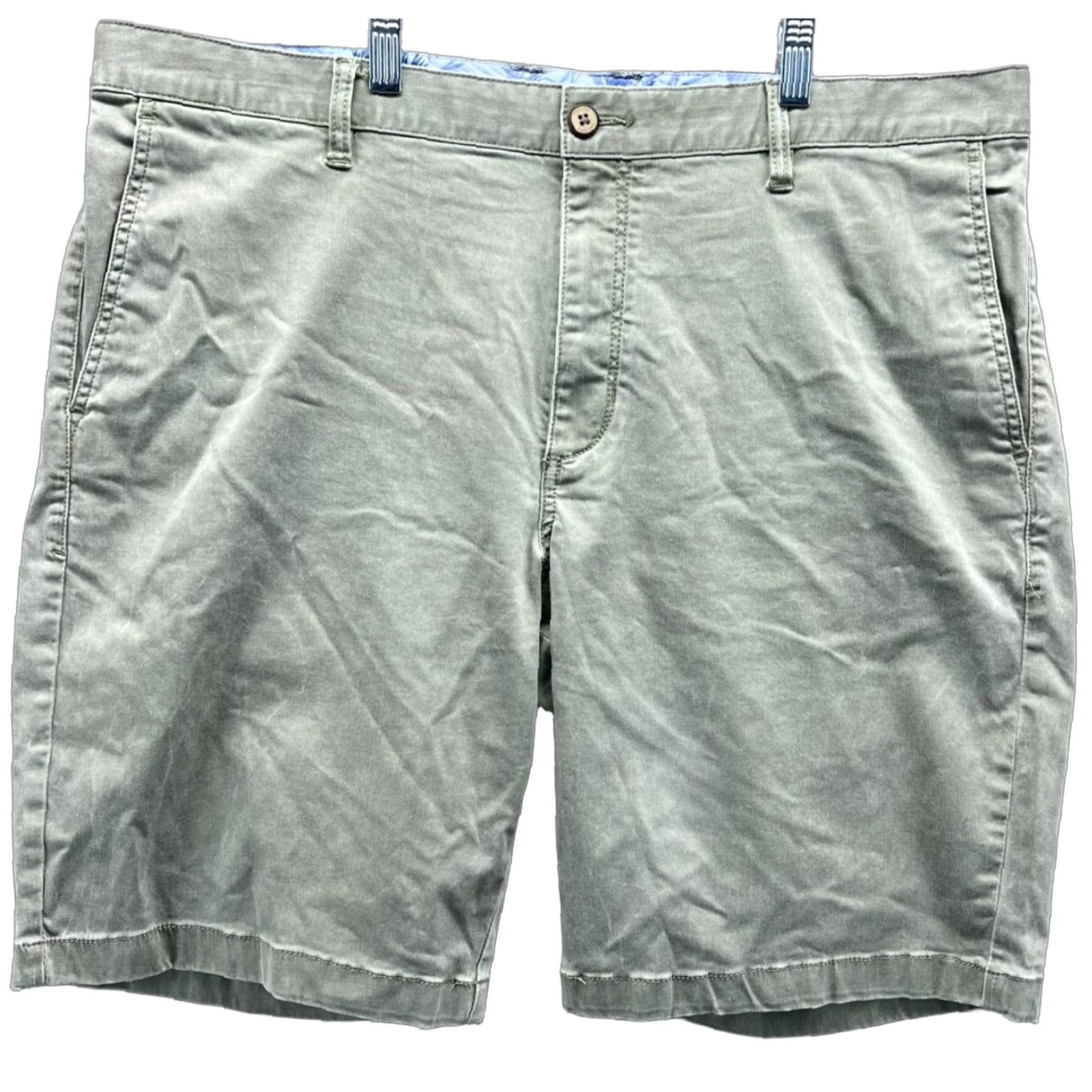 Tommy Bahama VINTAGE Tommy Bahama Shorts Mens 40 Green Chino Flat Front Canvas Cotton Tencel Golf Casual Womens? Size US 40 / EU 56 - 1 Thumbnail