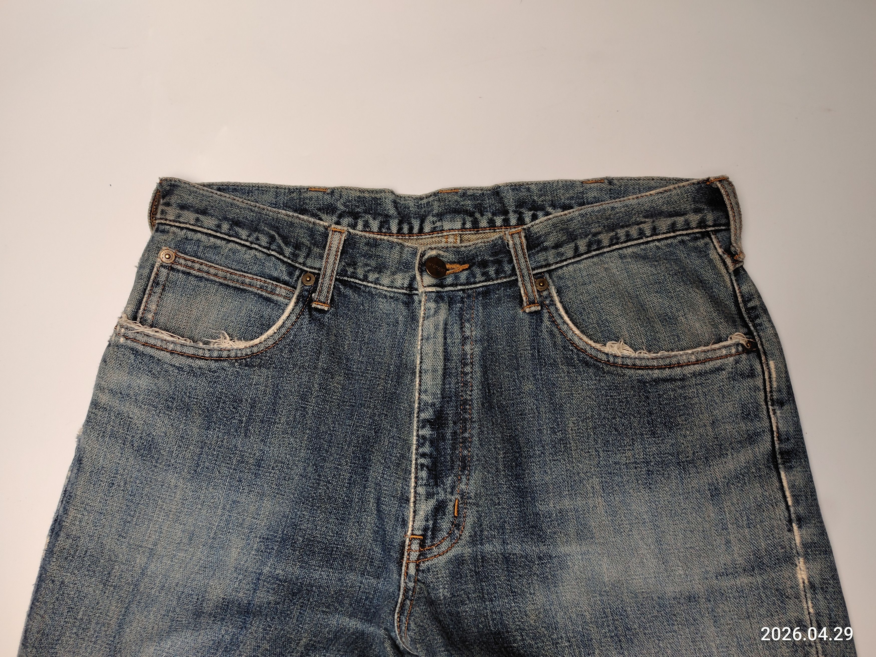 Wrangler Vintage Wrangler Jeans Blue Wash Distressed Denim Size US 34 / EU 50 - 2 Thumbnail