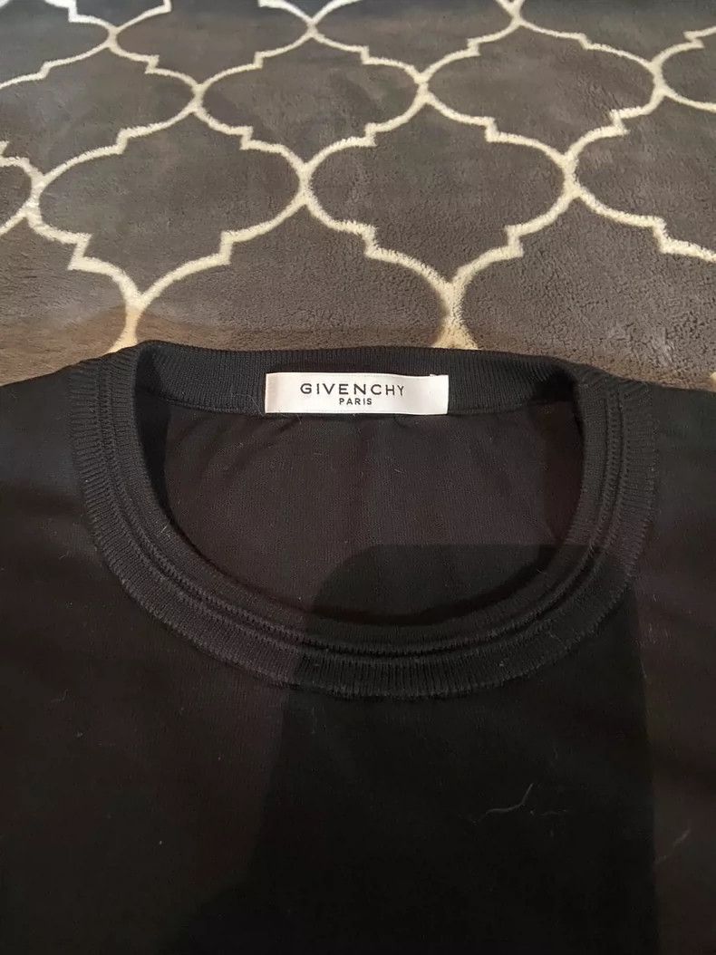 Givenchy Givenchy Knitted Short Sleeve, Very Good Looking, Stylish Size US M / EU 48-50 / 2 - 2 Thumbnail