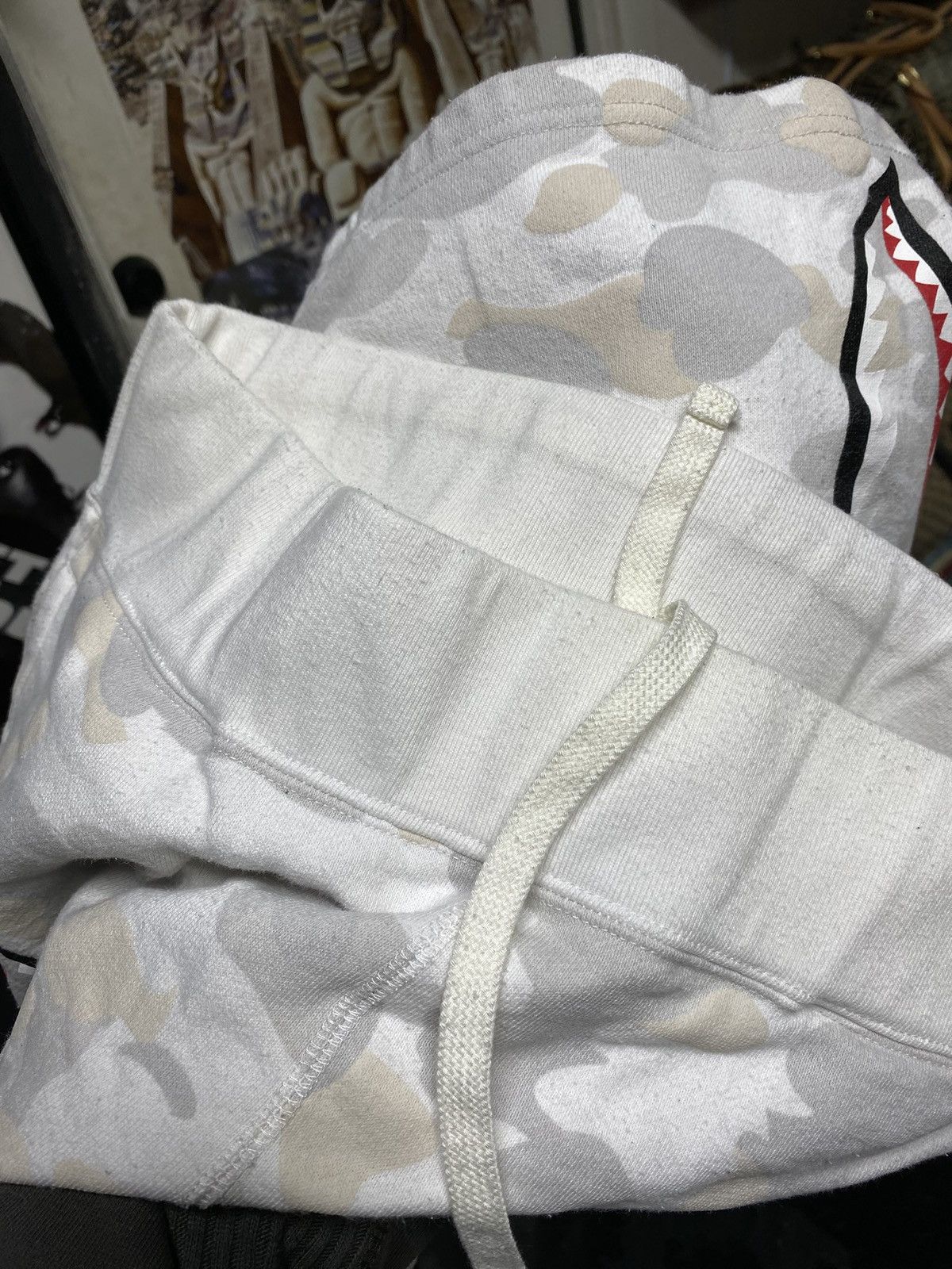 Bape A Bathing Ape White Camo Bape Glow Camo Sweat Shorts Medium Size US 29 - 7 Thumbnail