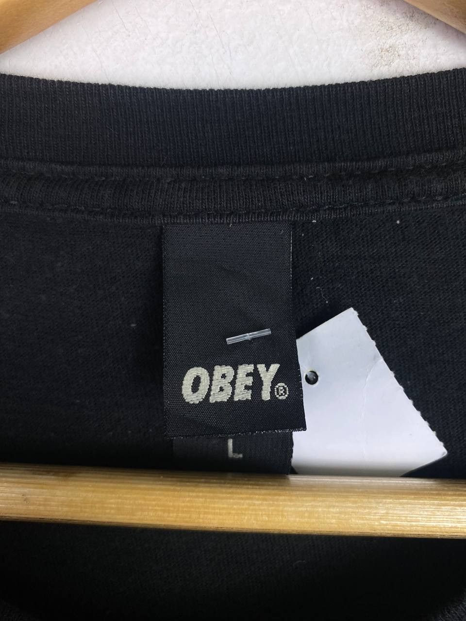 Obey obey streetwear tee very nice design Size US M / EU 48-50 / 2 - 4 Thumbnail