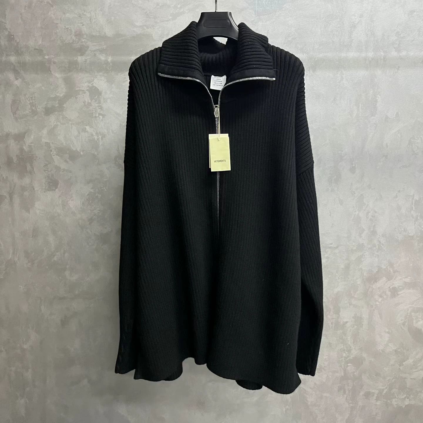 Vetements Vetements Casual Oversized Black Jacket M Women Size M / US 6-8 / IT 42-44 - 1 Thumbnail