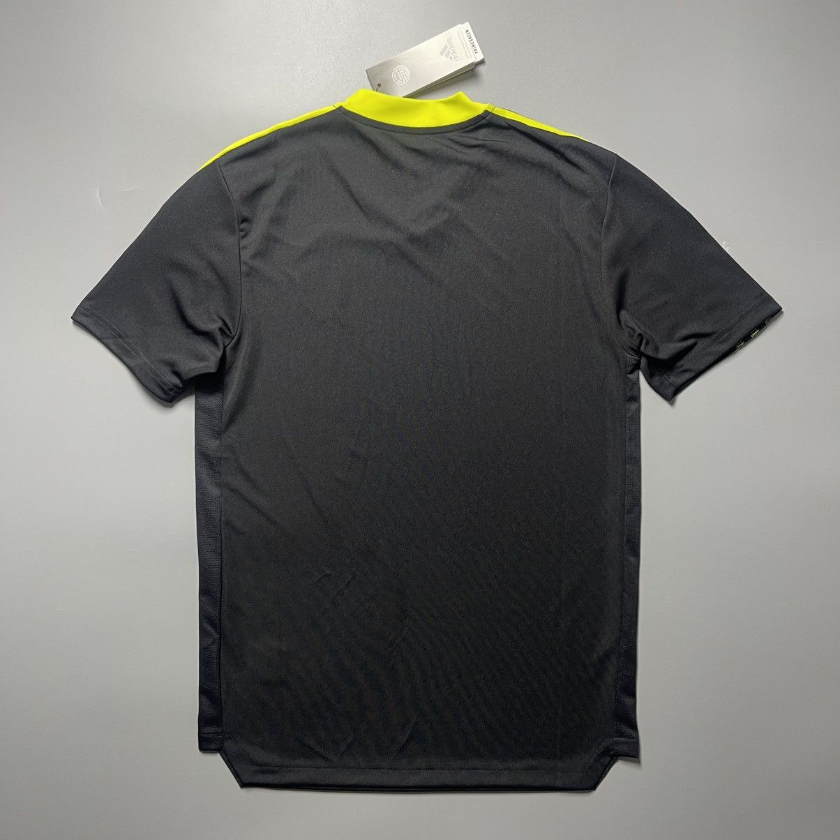 Adidas LEEDS UNITED ADIDAS 2021/2022 FOOTBALL TRAINING JERSEY Size US S / EU 44-46 / 1 - 7 Thumbnail