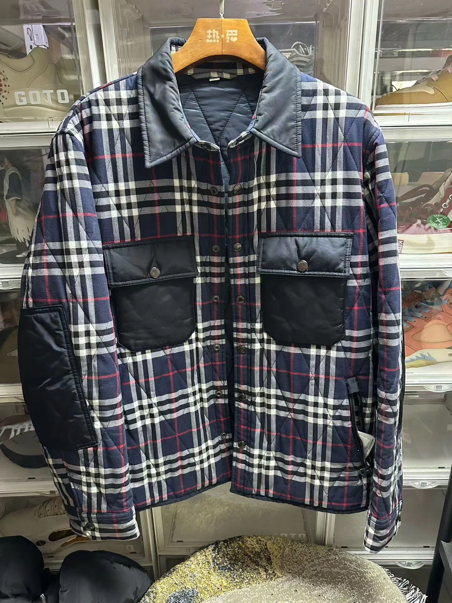 Burberry men's padded coat 54 like new sleeve wear