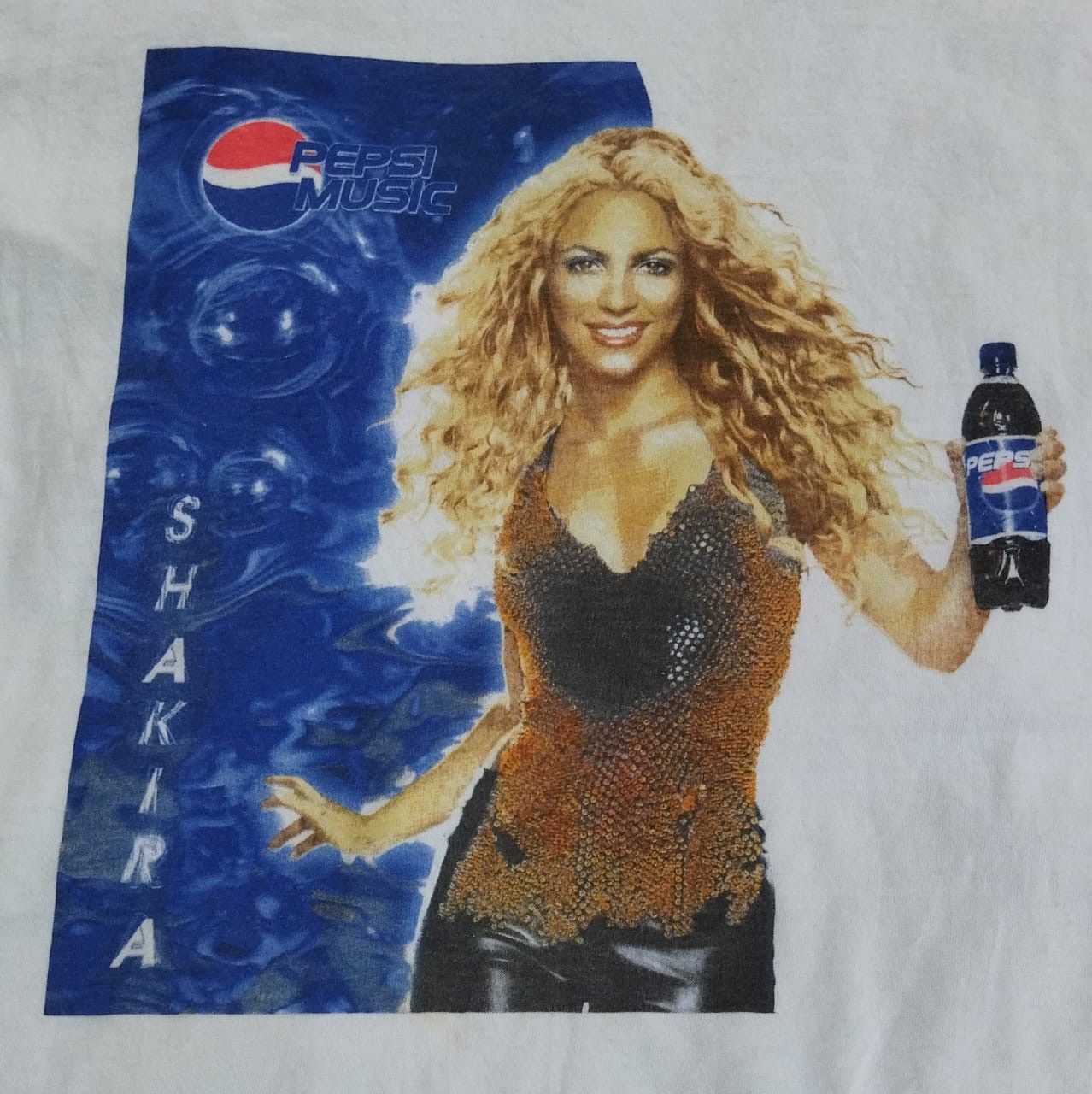 Band Tees × Vintage Vintage 2000s Shakira Pepsi Promo Tee Size US M / EU 48-50 / 2 - 2 Thumbnail