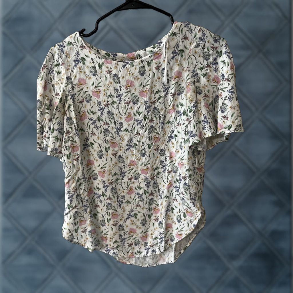 H&M H&M Floral Blouse Women Size 4 Short Sleeve Multicolor Lightweight Stretch Size 27" / US 4 / IT 40 - 1 Thumbnail