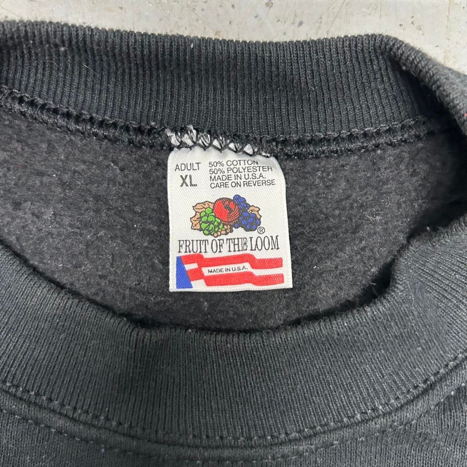 Fruit Of The Loom VTG 90s black crewneck sweatshirt with Carolina Beach Size US XL / EU 56 / 4 - 3 Thumbnail