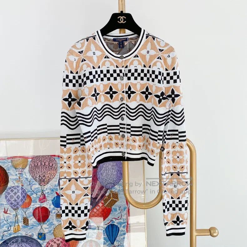 Louis Vuitton Louis Vuitton Four-leaf clover knit long sleeves Size M / US 6-8 / IT 42-44 - 1 Thumbnail