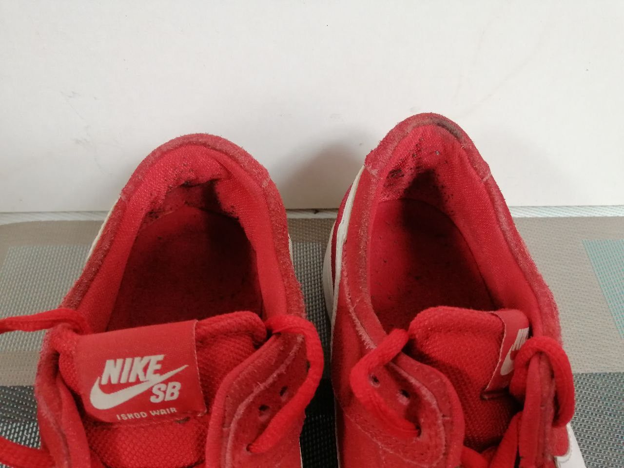 Nike Nike SB Dunk Low Pro Ishod Wair University Red Gum White Size US 11 / EU 44 - 4 Thumbnail