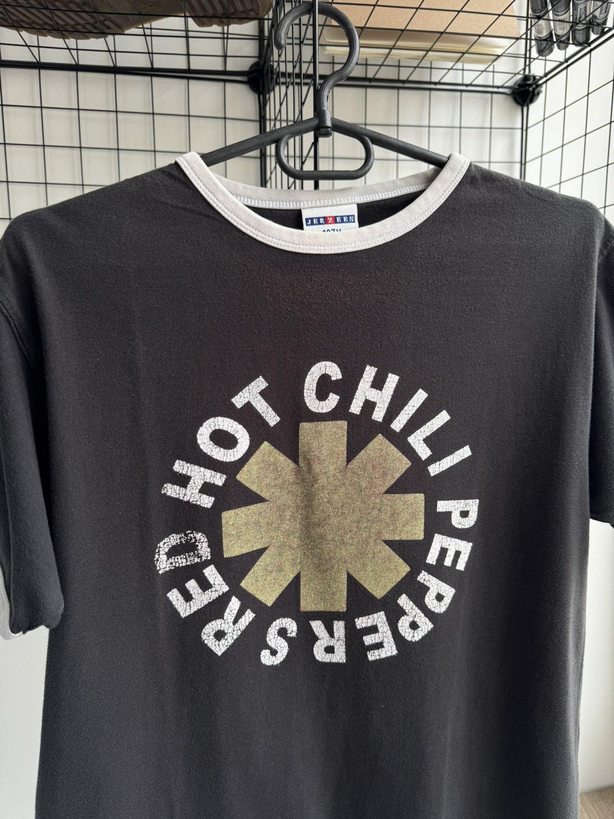 Band Tees × Vintage Rare Vintage Red Hot Chili Peppers Cropp Tee RHCP Size US M / EU 48-50 / 2 - 3 Thumbnail