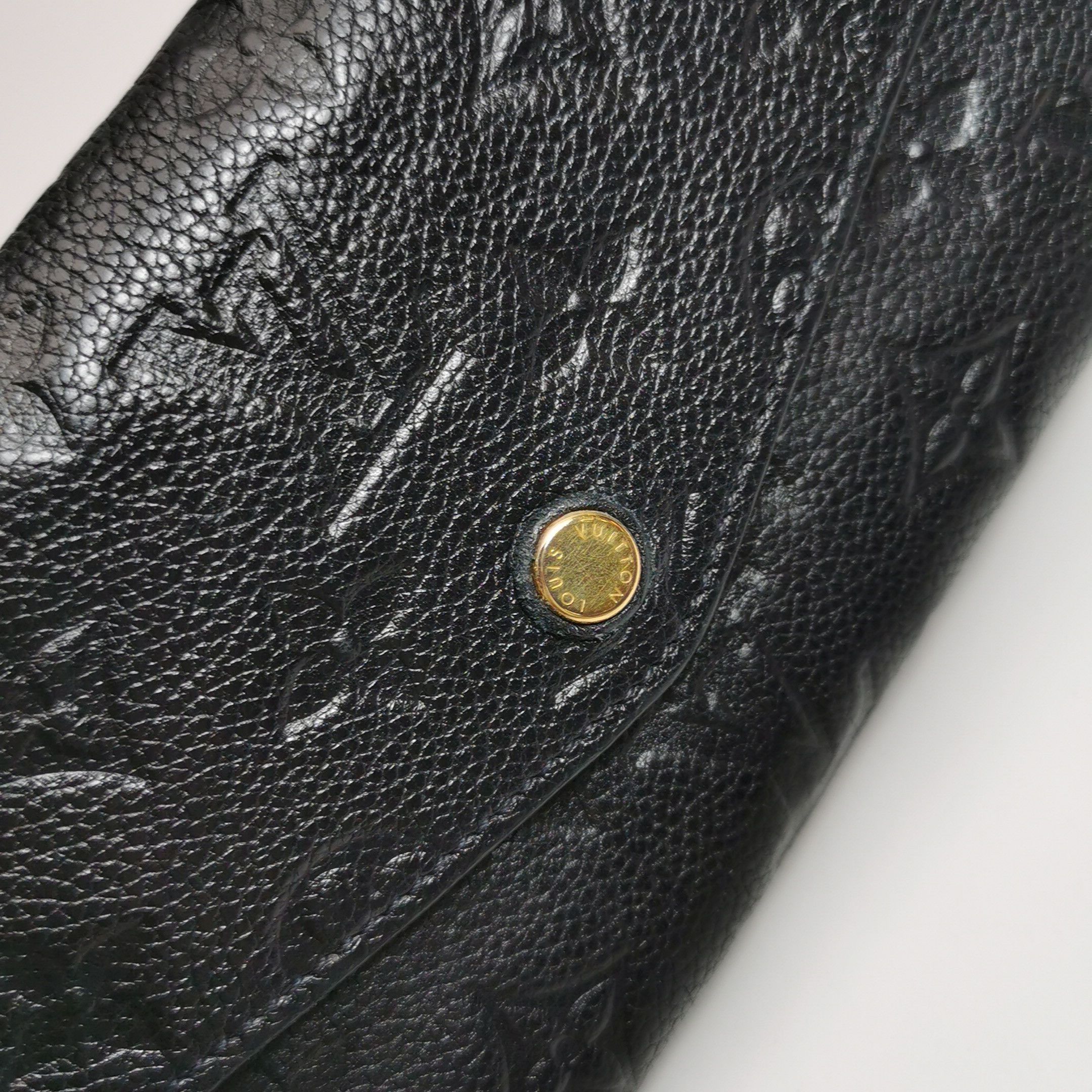 Louis Vuitton Louis Vuitton (LV) Sarah leather embossed monogram snap wal Size ONE SIZE - 5 Thumbnail