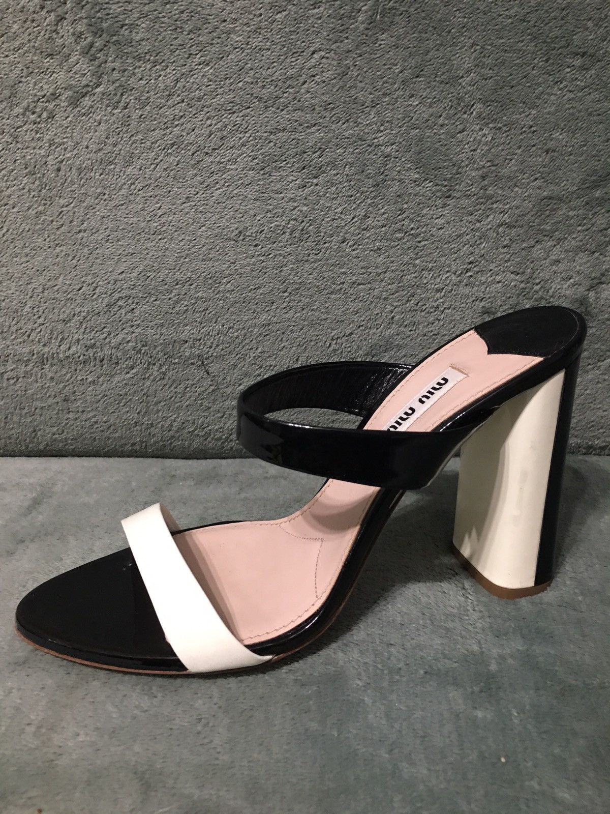 Miu Miu MIU MIU Patent Leather Double Strap Block Heel Mules EU37.5 Size US 7.5 / IT 37.5 - 9 Thumbnail