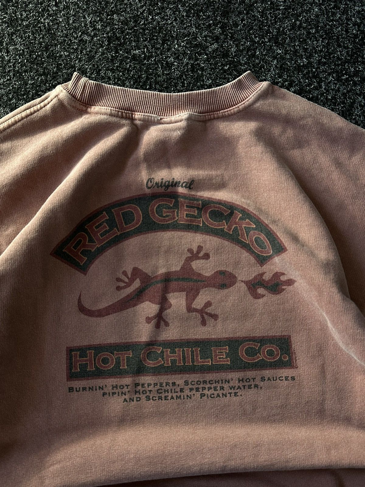 Band Tees × Vintage 🌶️Vintage 90s Hot Chile Co Red GESCO Faded SWEATSHIRT 90S Size US XL / EU 56 / 4 - 4 Thumbnail